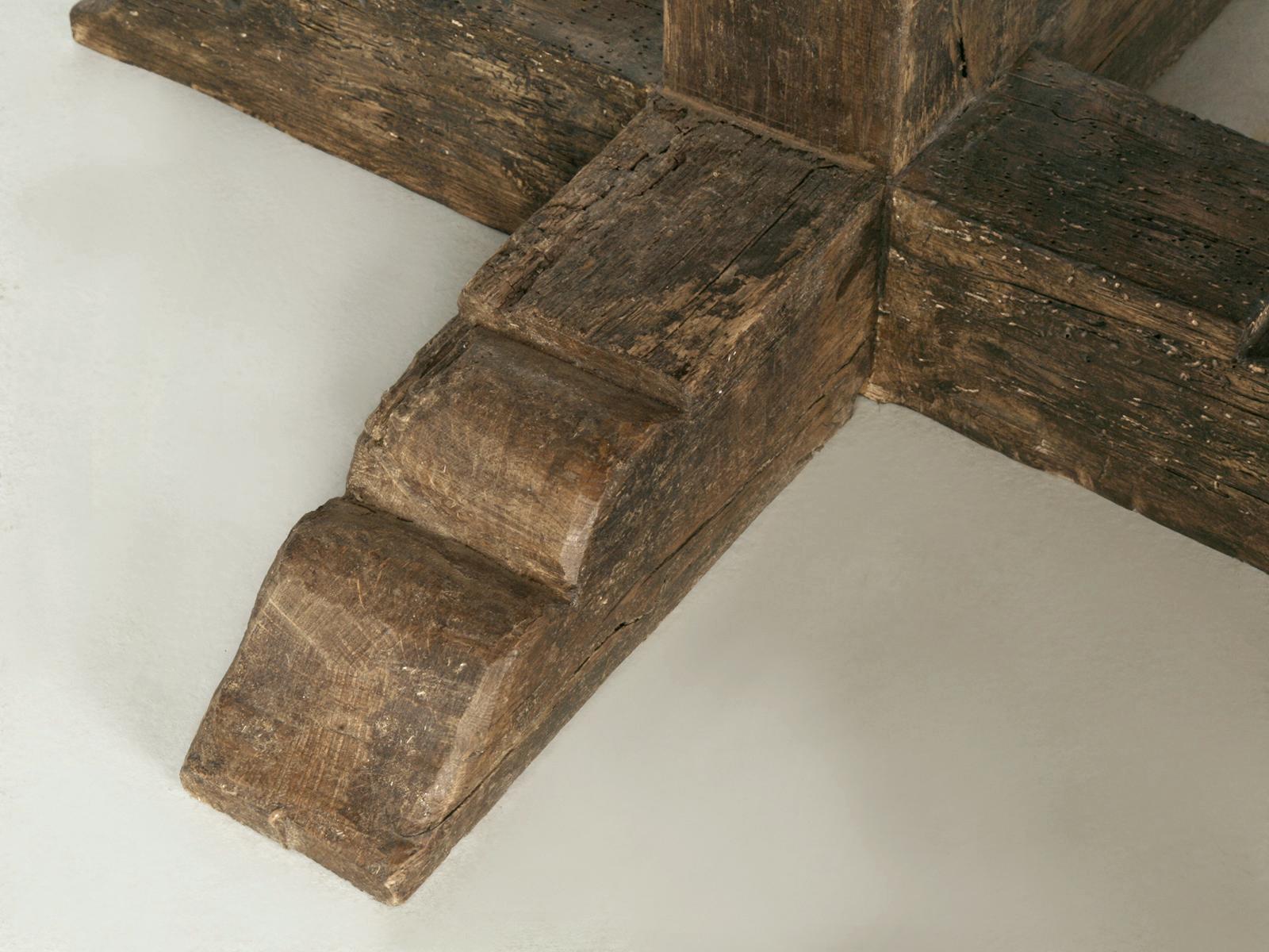 Table de salle à manger ronde italienne, fabriquée à la main par Old Plank dans toutes les dimensions ou finitions en vente 4