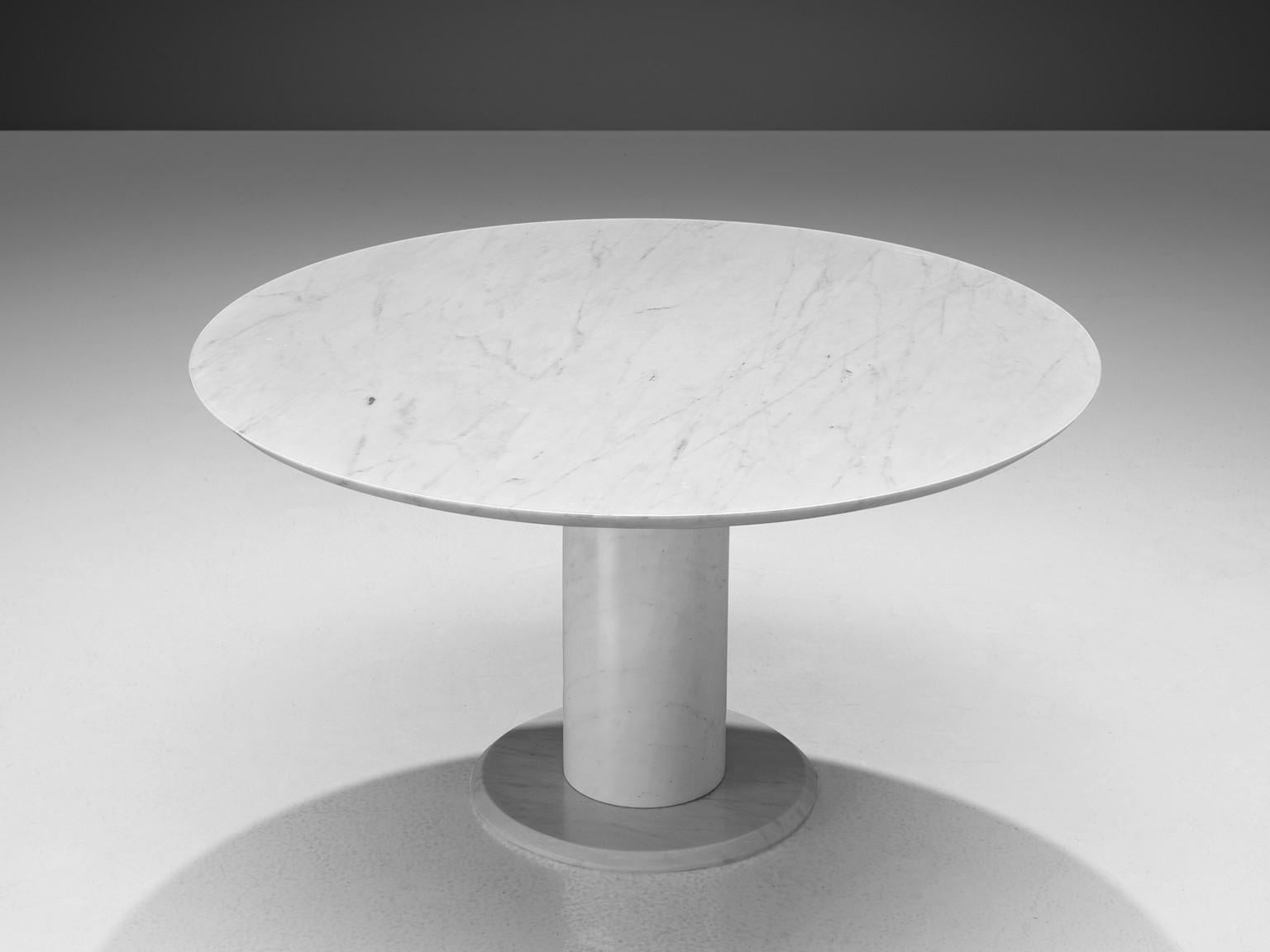 Mesa de comedor redonda italiana de mármol de Carrara Italiano en venta