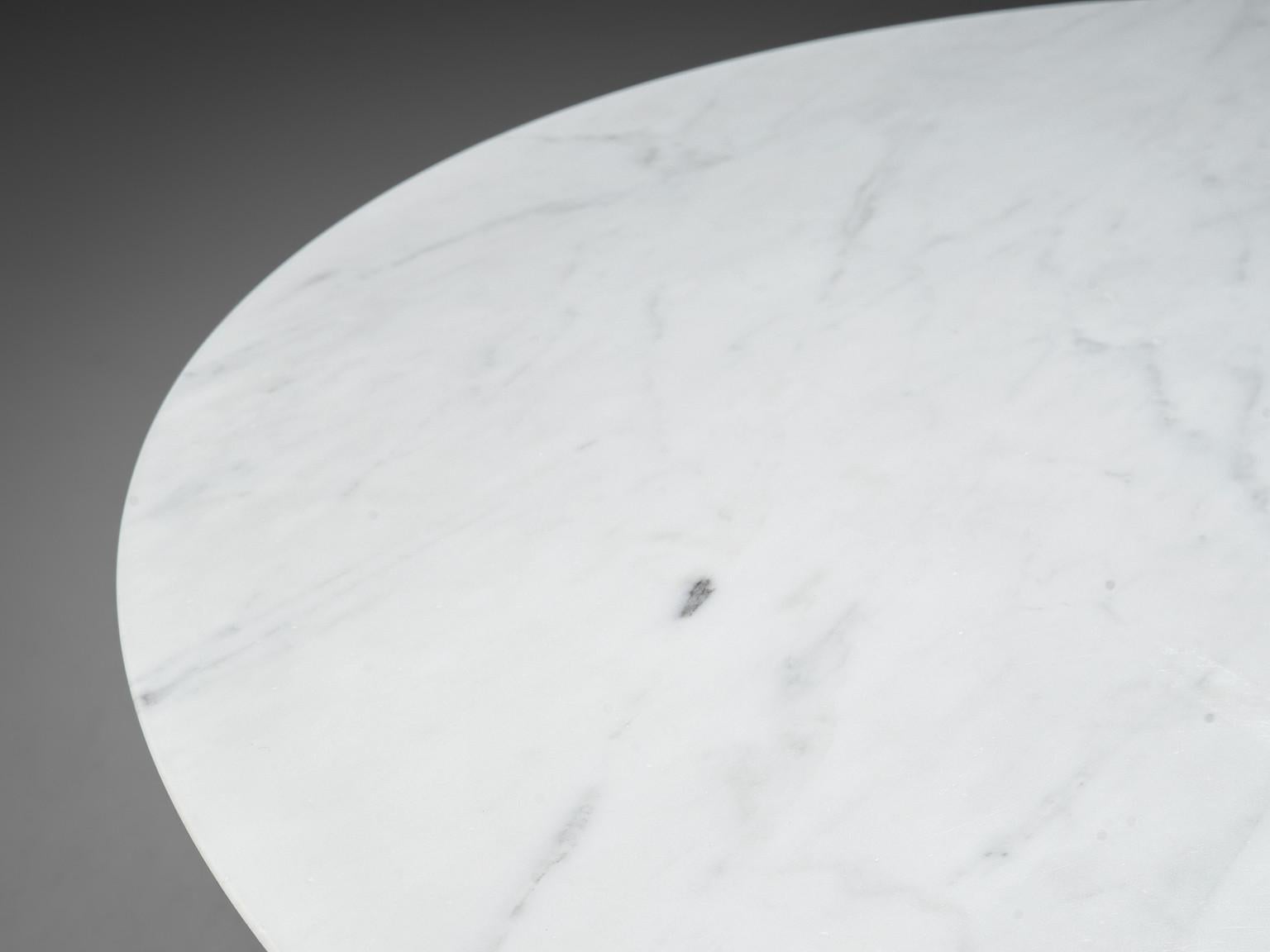 Mesa de comedor redonda italiana de mármol de Carrara Mármol de Carrara en venta