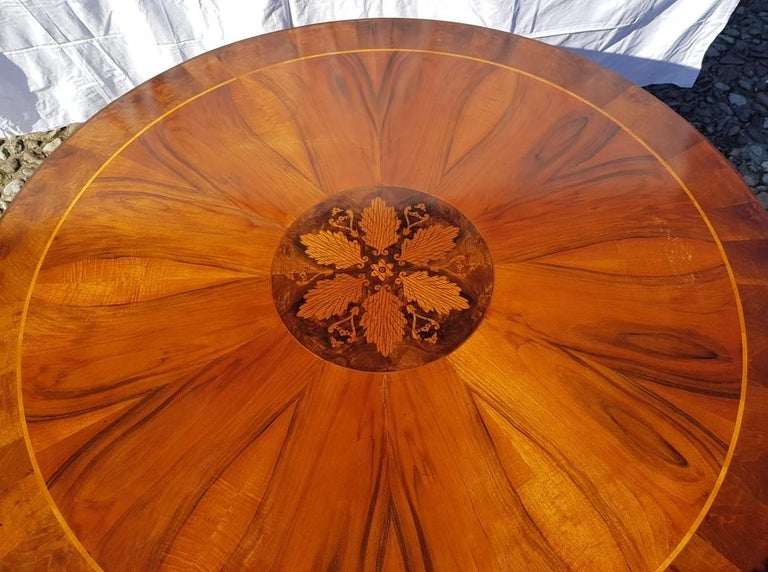 Inlay Italian Round Dining Table, Italy 19th Century Inlaid Wood Charles X Biedermeier For Sale