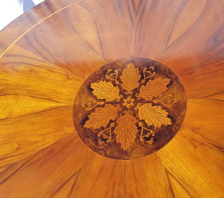 Italian Round Dining Table, Italy 19th Century Inlaid Wood Charles X Biedermeier For Sale 2