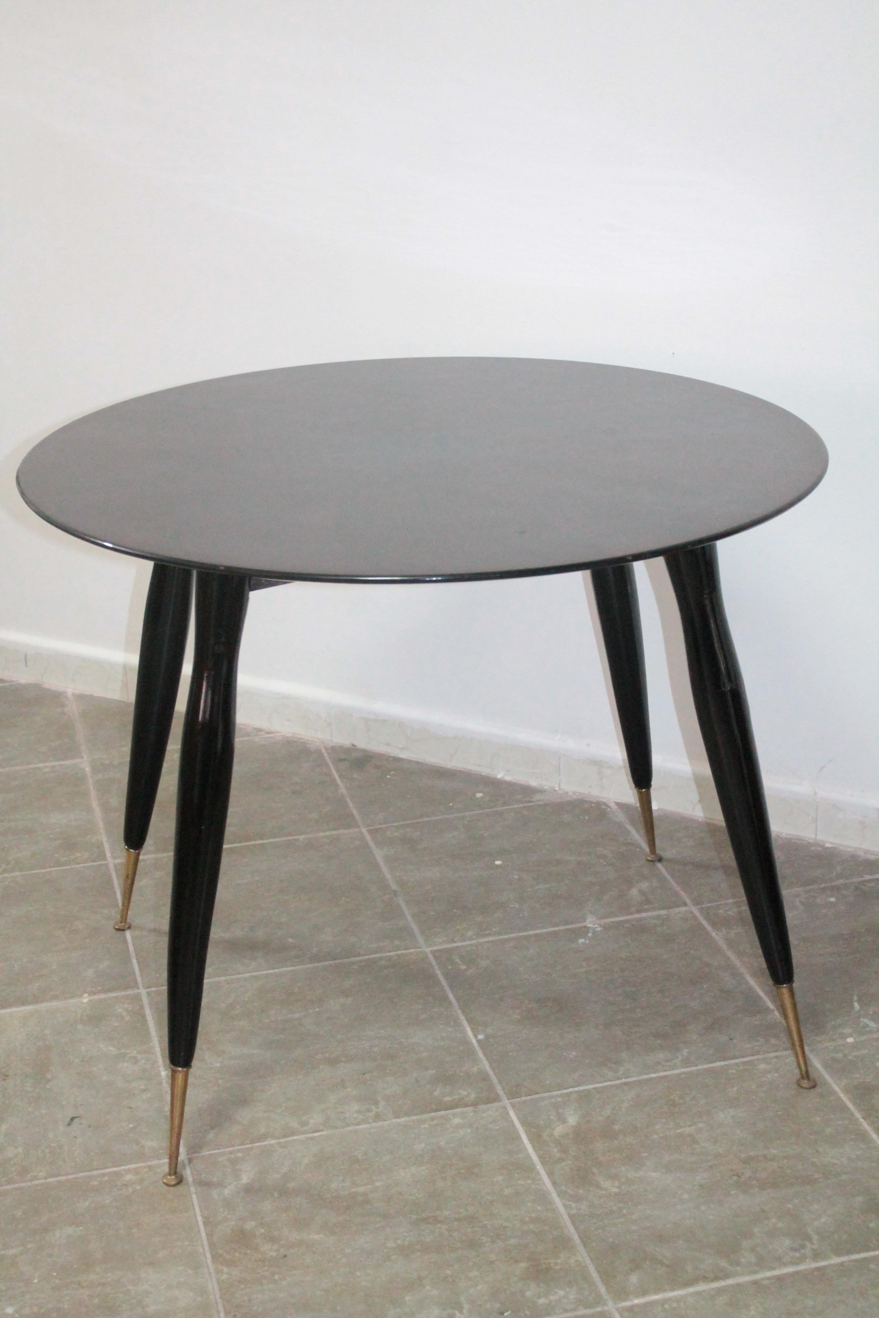 Italian Round Dining Table Rosewood in the Style of Gio Ponti, 1950s For Sale 1