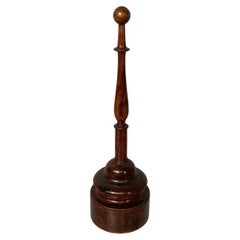 Italienischer runder Türstopper aus gedrechseltem Holz, 1930er Jahre