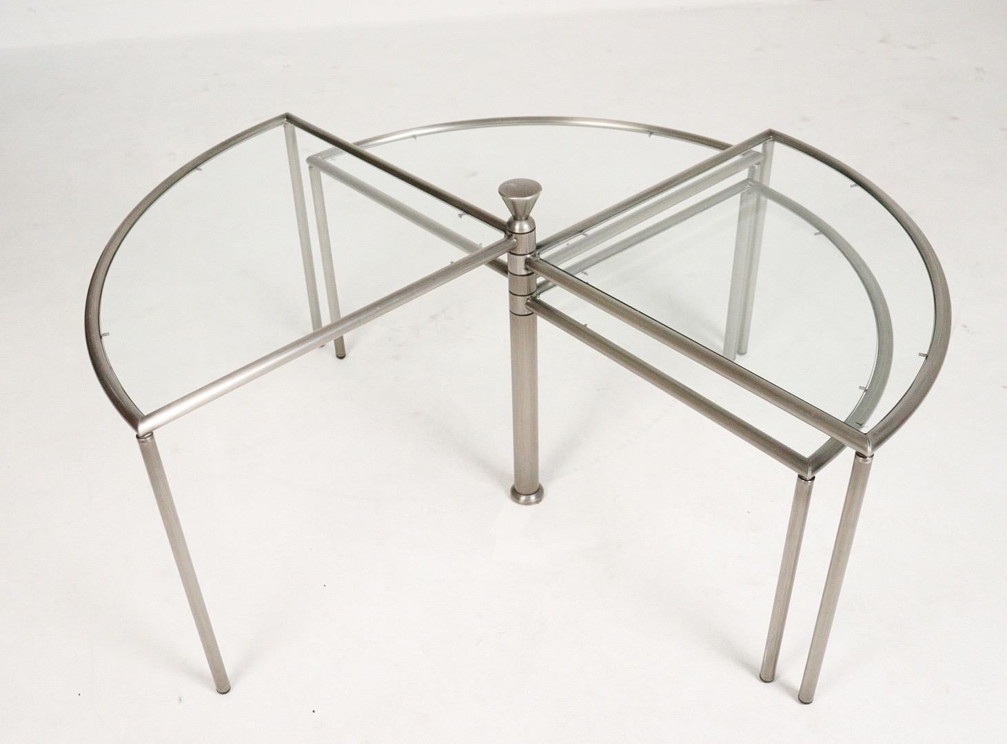 Italian Round Glass Top Side Table with 4 Nesting Elements, 1970s In Good Condition For Sale In Basel, BS