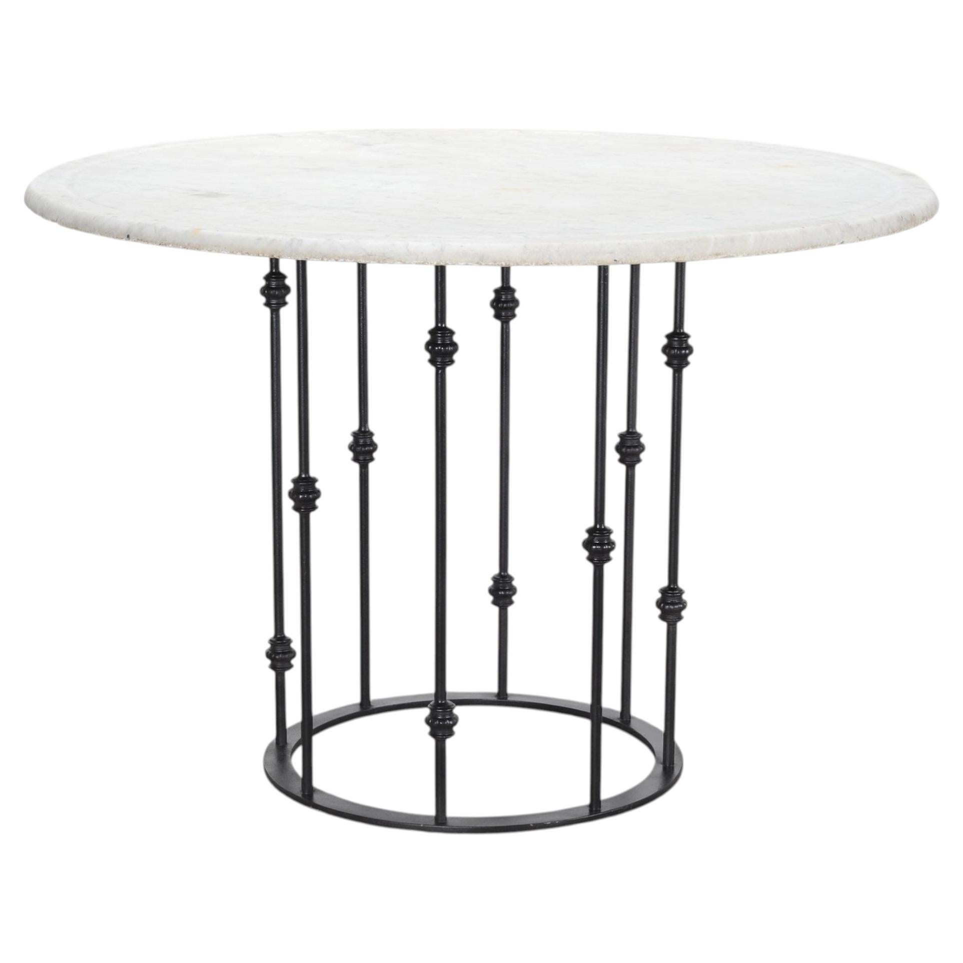 Table ronde italienne en fer et marbre de Carrare ou table de jardin en vente