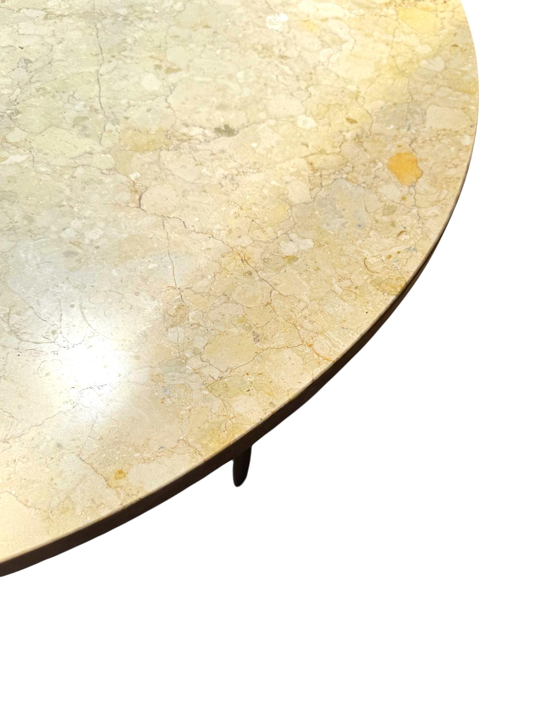 Table basse ronde italienne à plateau en marbre en vente 4