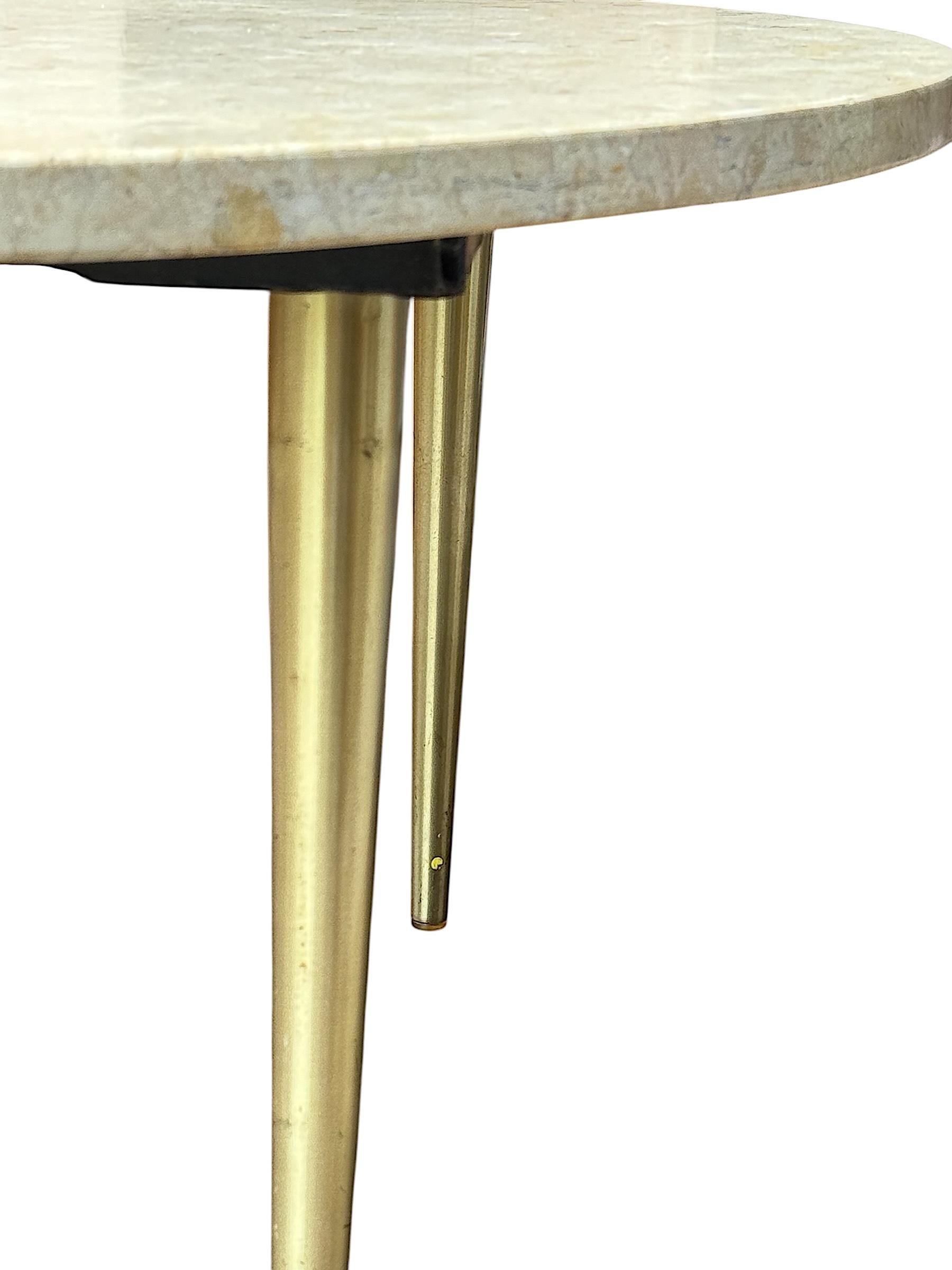 Table basse ronde italienne à plateau en marbre en vente 9