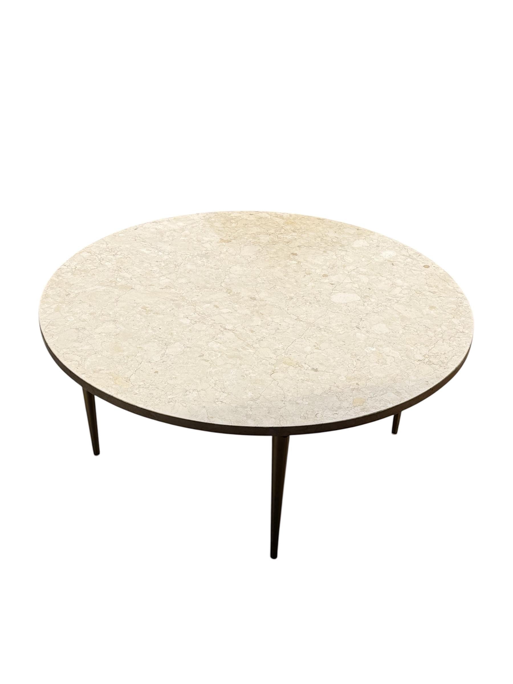 Table basse ronde italienne à plateau en marbre en vente 2