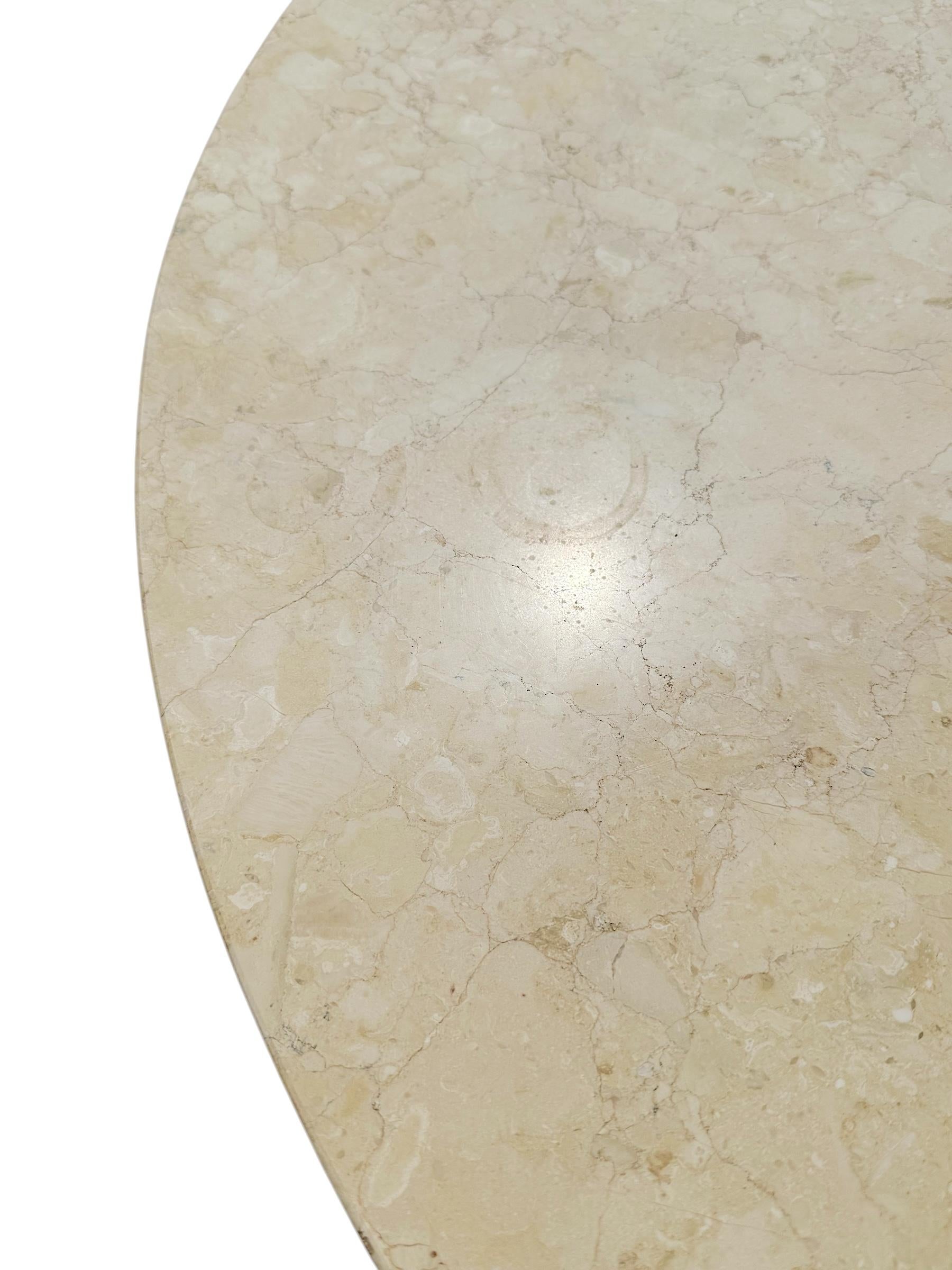 Table basse ronde italienne à plateau en marbre en vente 3