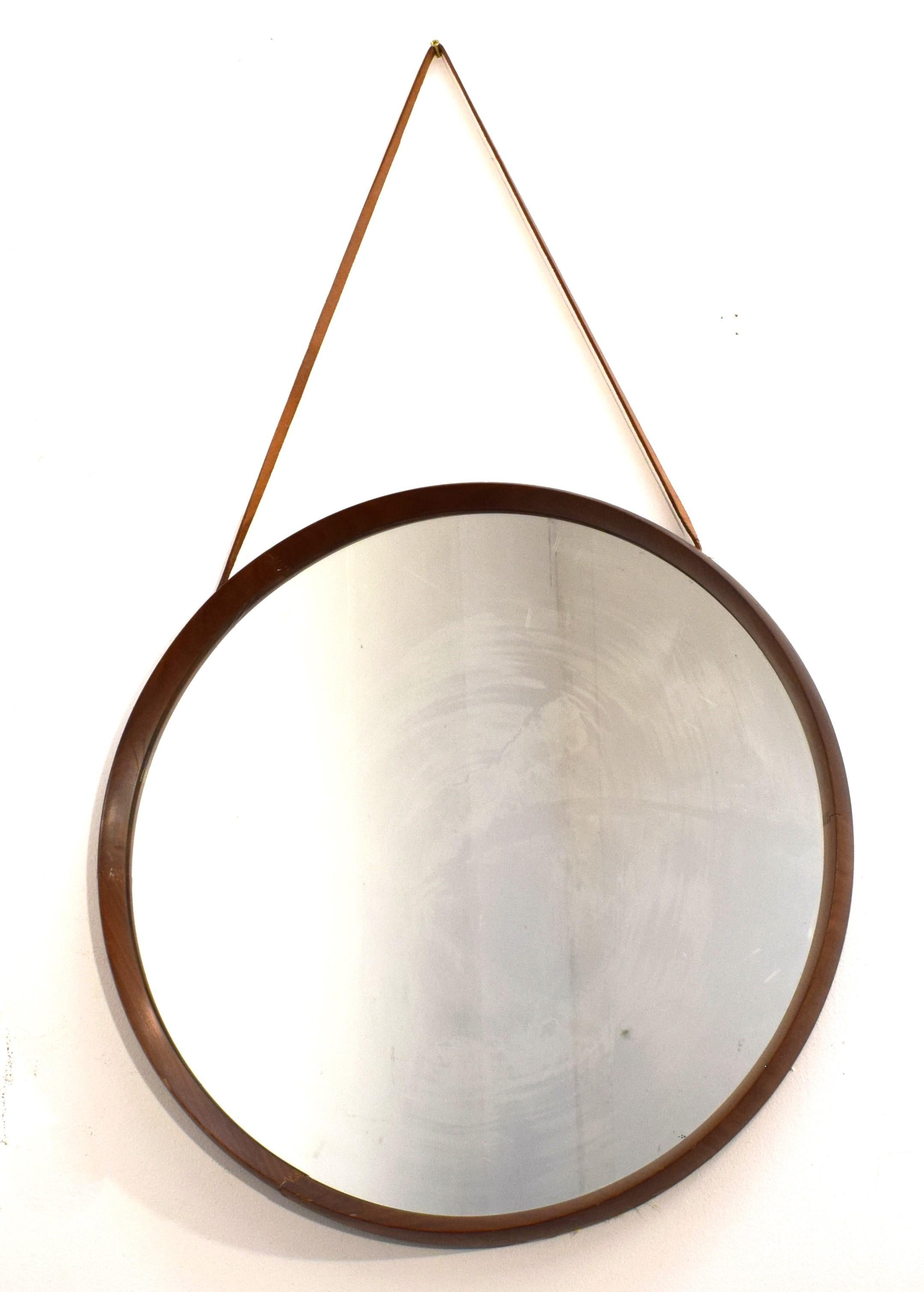 Mid-Century Modern Italian round mirror, 1960s For Sale