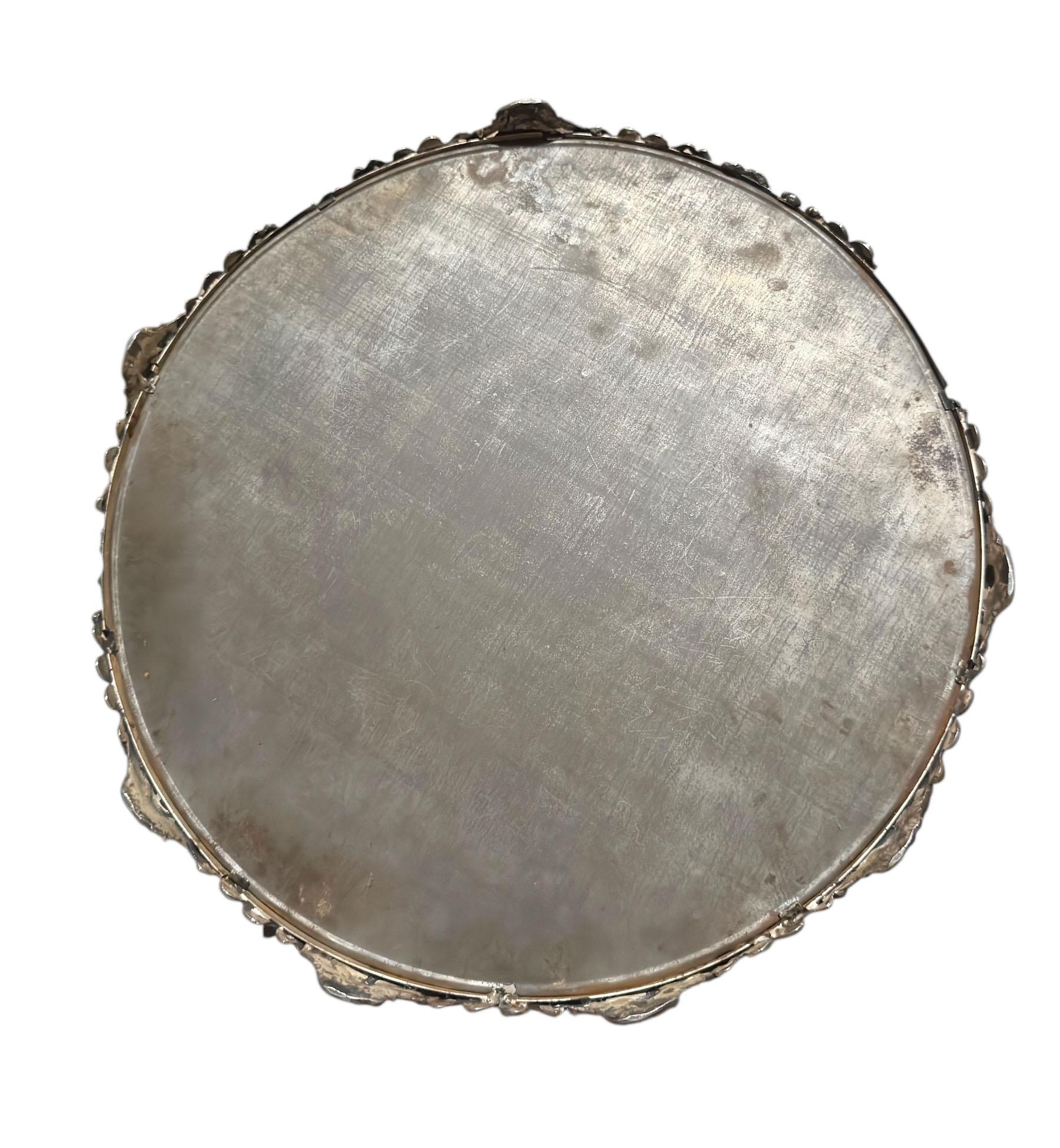 Italian Round Mirrored Plateau With Decorative Edge For Sale 2