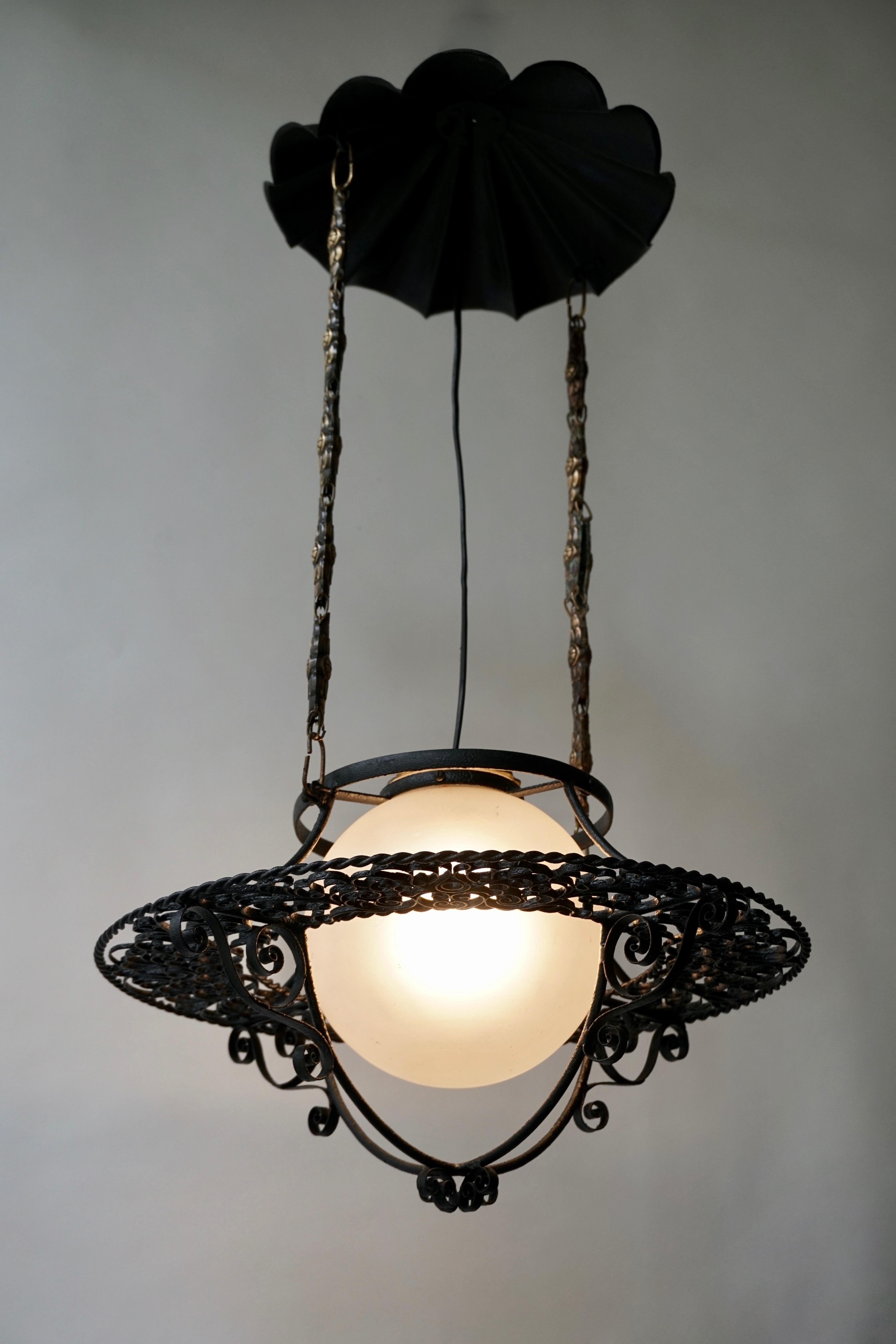 Italian Round Painted Iron Ceiling Light with One Centre Light For Sale 4
