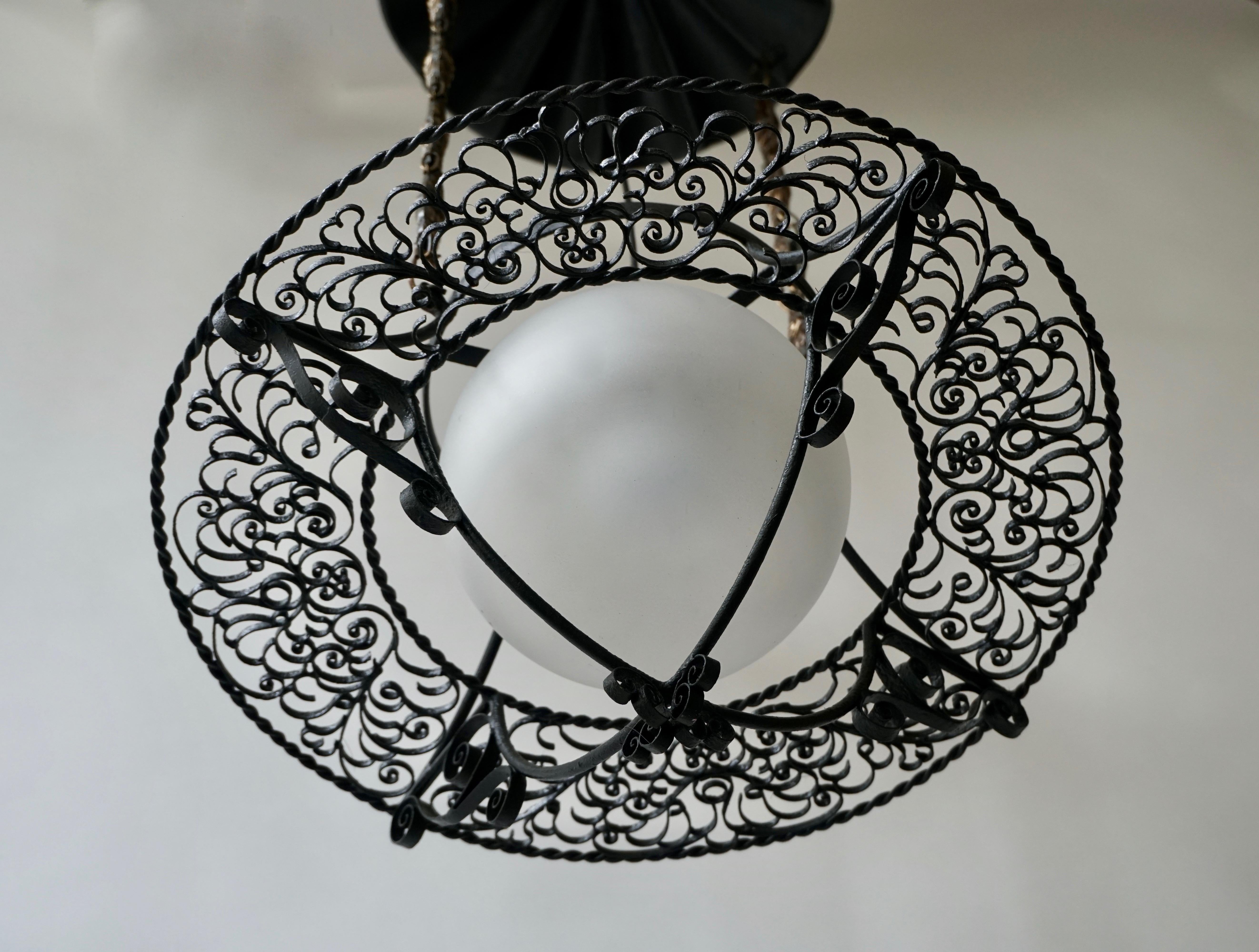 Mid-Century Modern Italian Round Painted Iron Ceiling Light with One Centre Light For Sale
