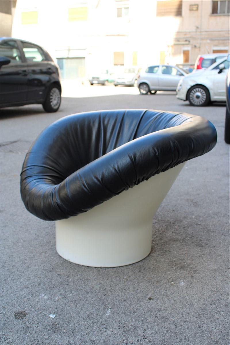 Italian Round Pop Art Armchair Faux Leather Black and White Resin, 1970s In Good Condition In Palermo, Sicily