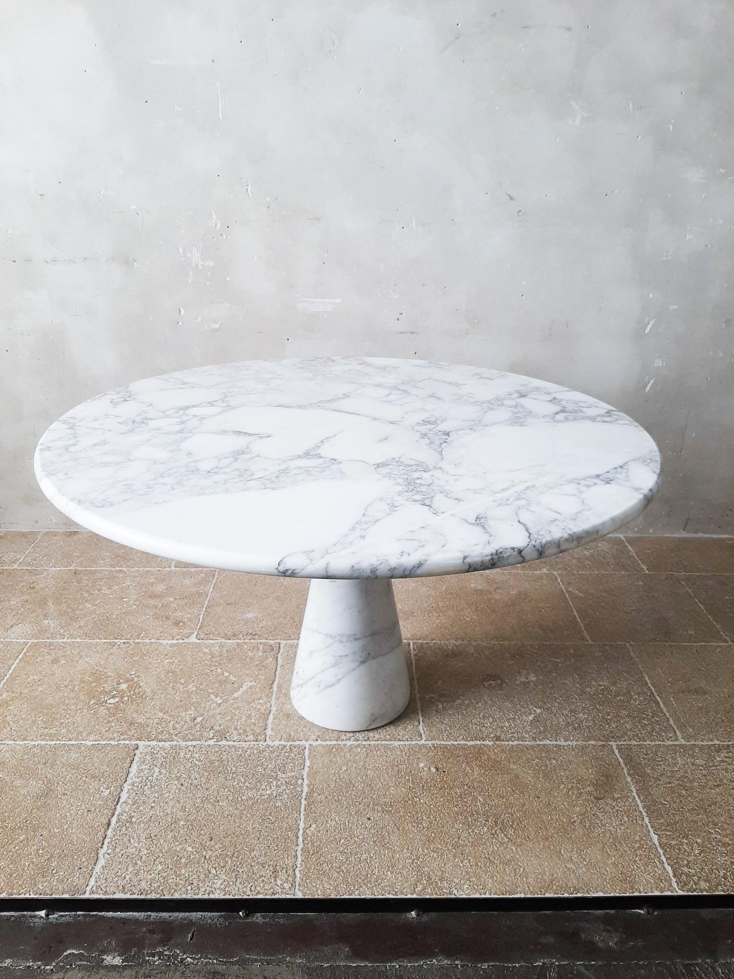Mid-Century Modern Italian Round Solid Arabescato Marble Dining Table by Mangiarotti, 1970s