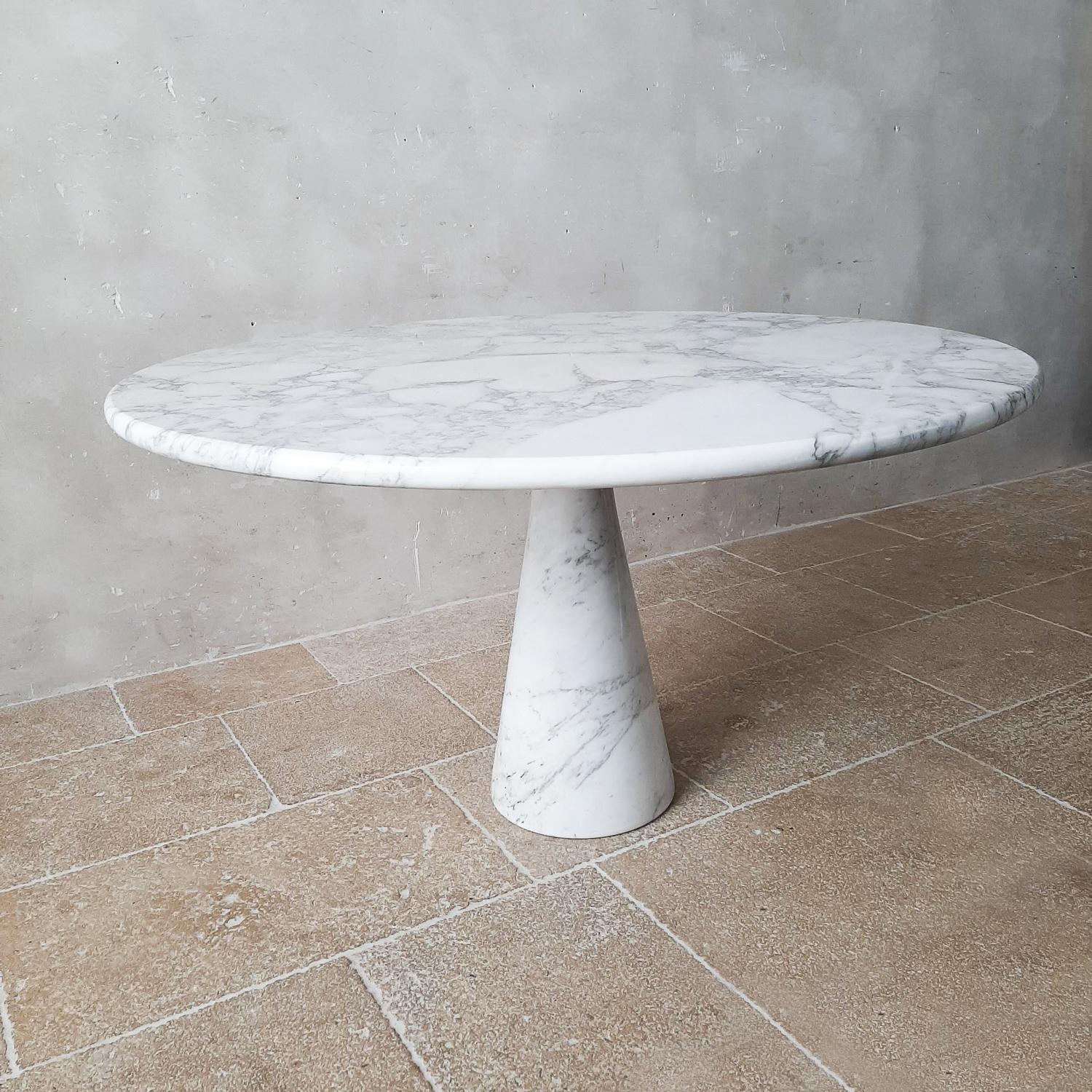 Italian Round Solid Arabescato Marble Dining Table by Mangiarotti, 1970s 1