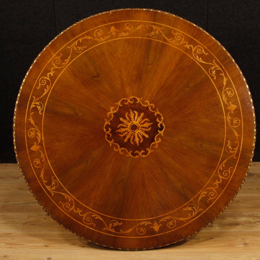Italian Round Table in Gilt and Inlaid Wood from 20th Century In Good Condition In Vicoforte, Piedmont