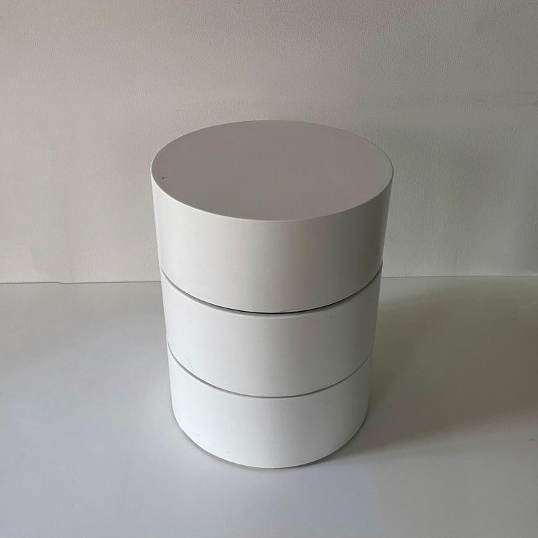 Modern Round Three-Tiered Revolving Side Table or Nightstand, Lacquered Wood In Good Condition In Zagreb, HR