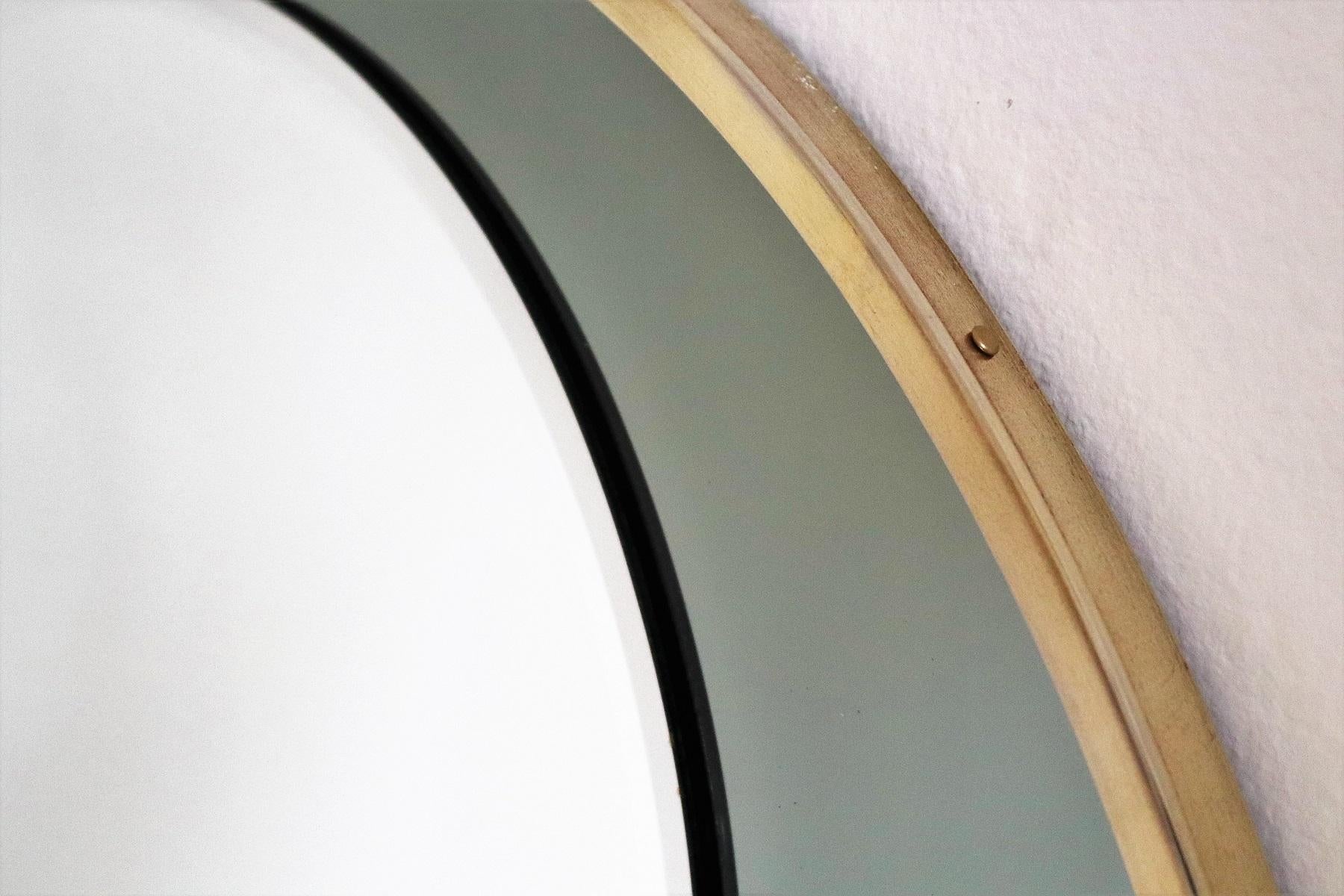 Italian Round Wall Mirror with Double Glass and Brass Frame 1970s For Sale 5