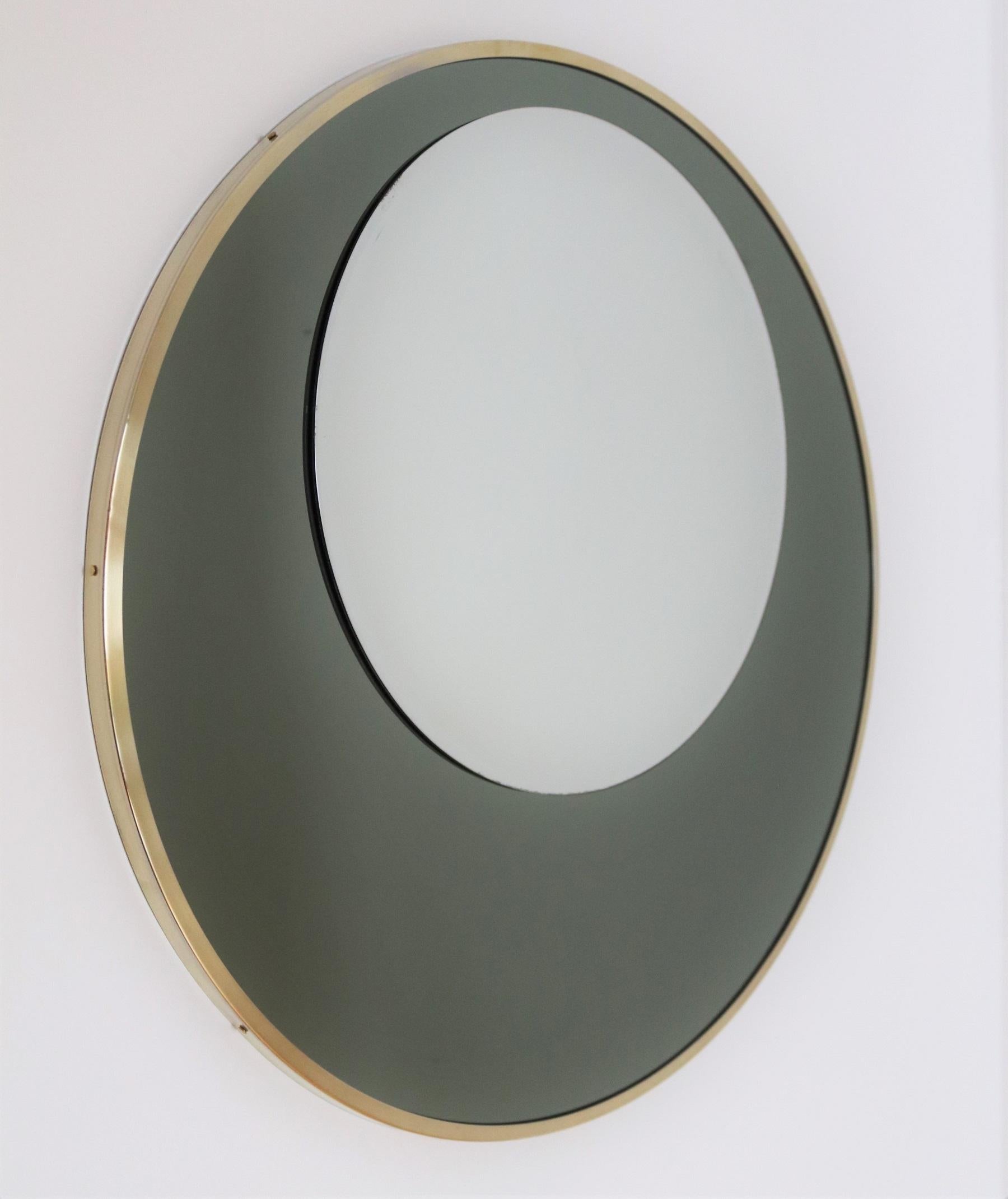 Italian Round Wall Mirror with Double Glass and Brass Frame 1970s For Sale 10