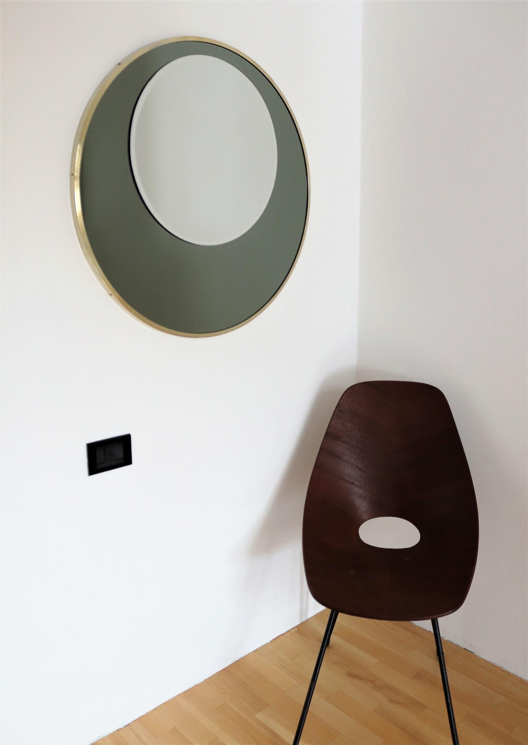 Mid-Century Modern Italian Round Wall Mirror with Double Glass and Brass Frame 1970s For Sale