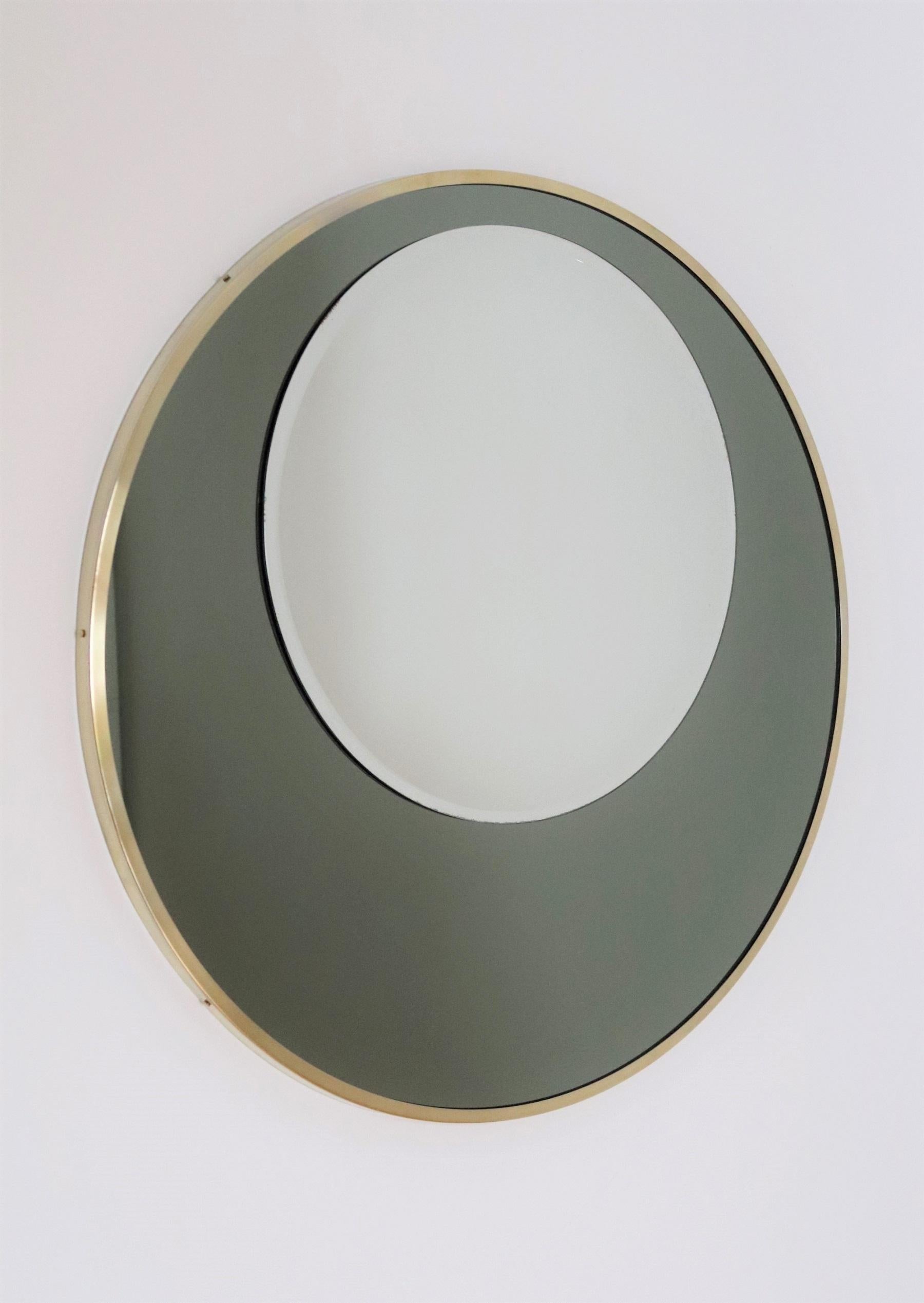Italian Round Wall Mirror with Double Glass and Brass Frame 1970s For Sale 2
