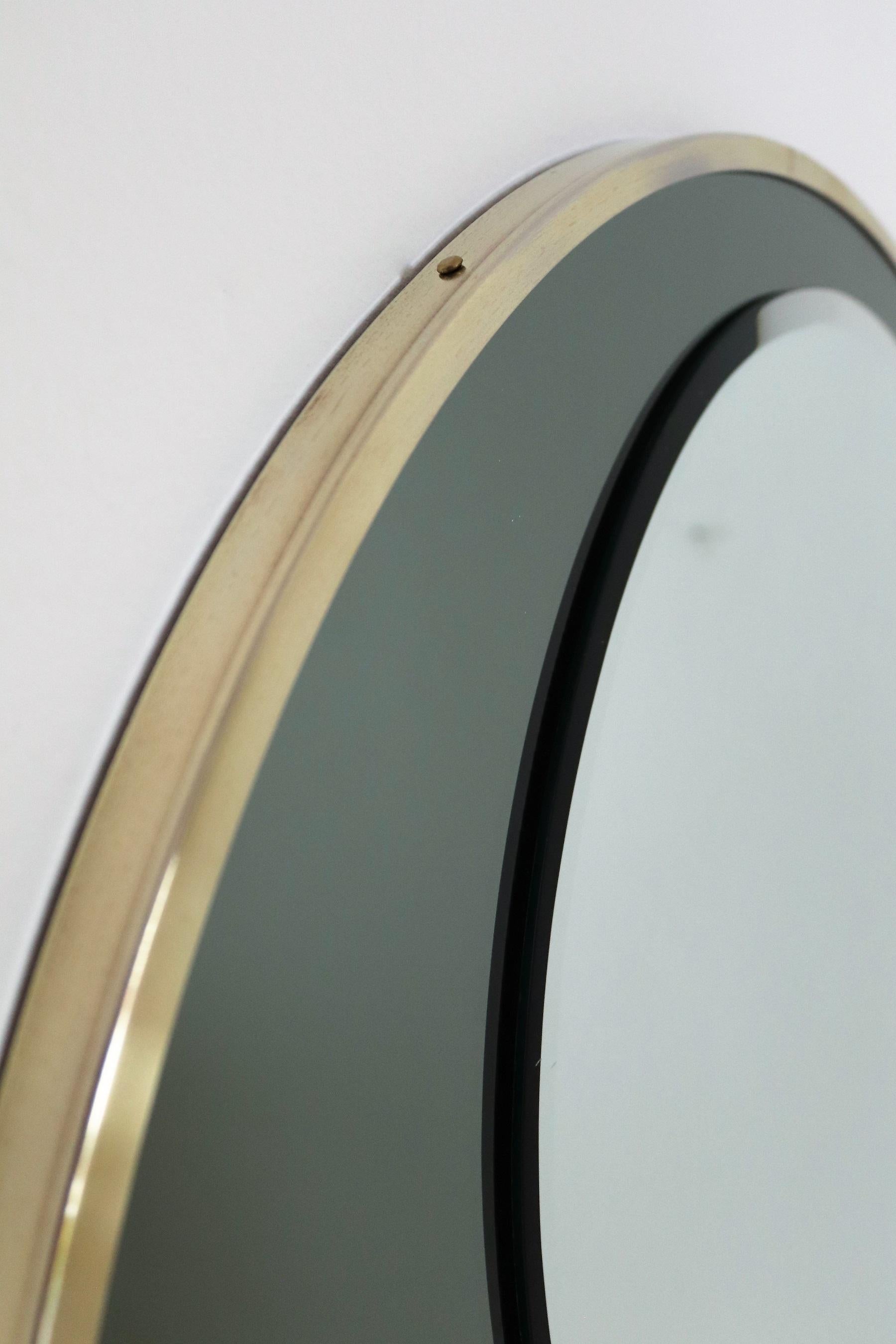 Italian Round Wall Mirror with Double Glass and Brass Frame 1970s For Sale 4