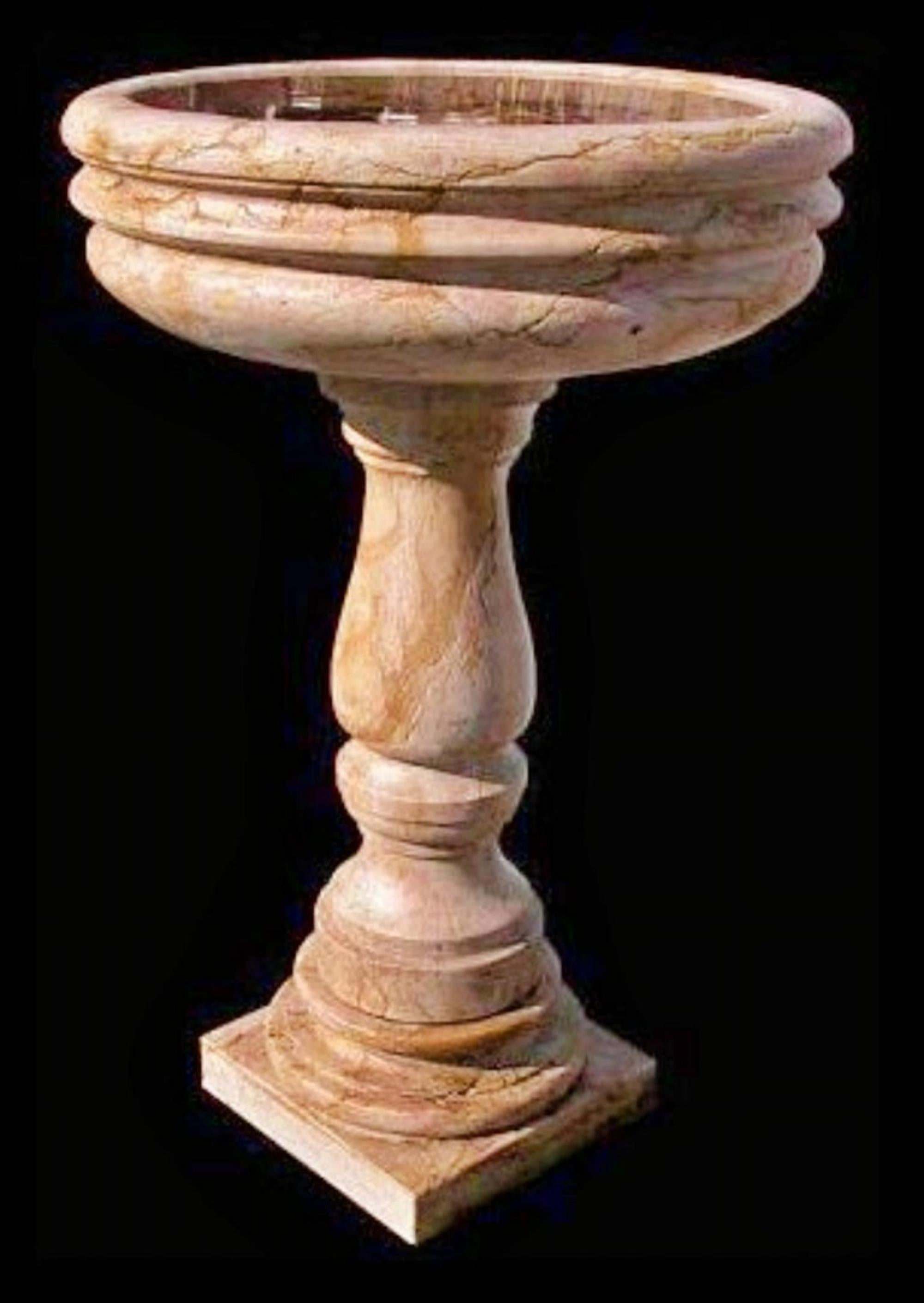 Royal yellow central holy water fountain early 20th century
Italy
Measures: height 98cm
Diameter 62cm
Weight 62kg
Material real yellow marble
excellent condition.