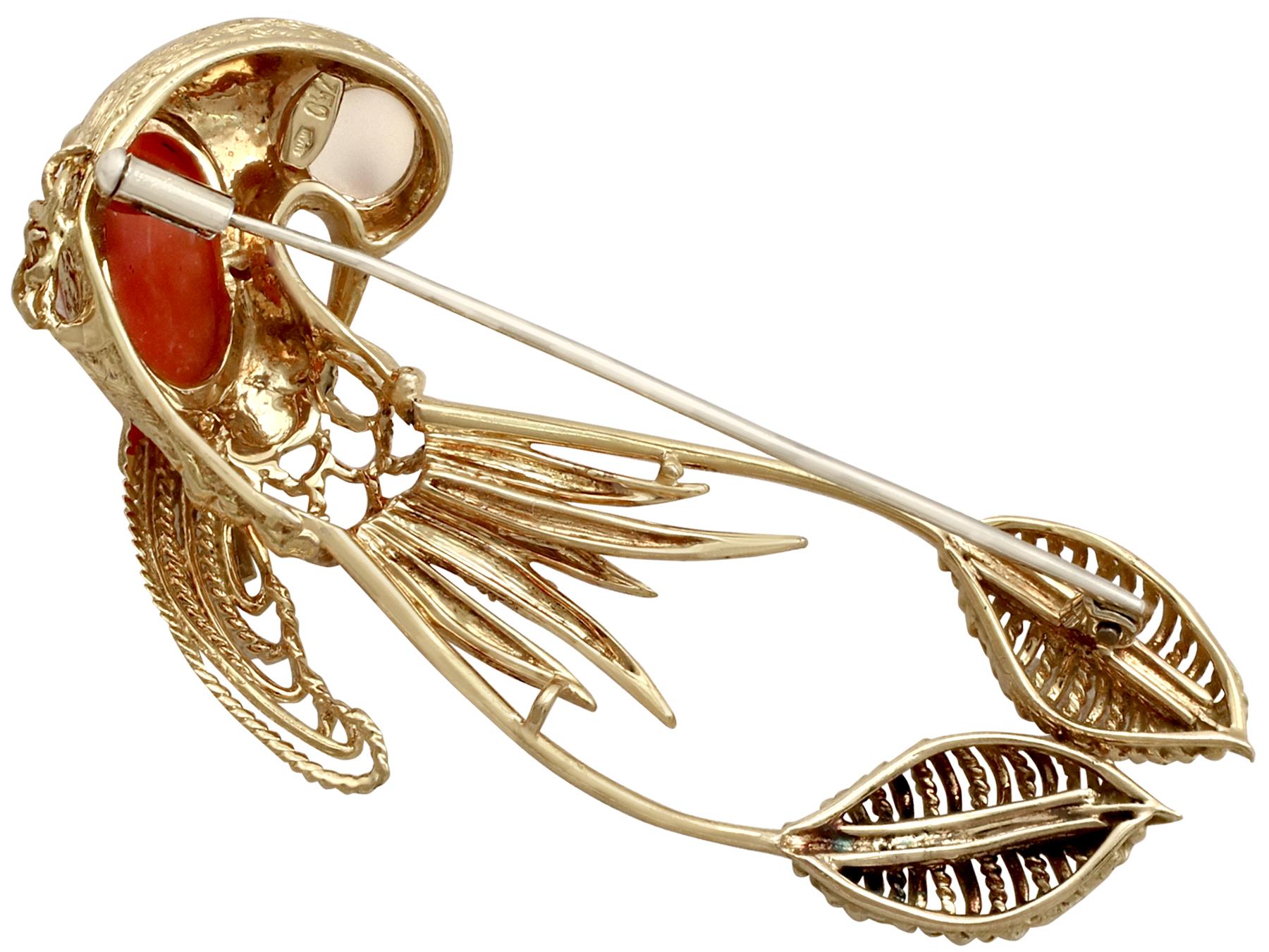 Italian Ruby Moonstone Coral and Yellow Gold Hummingbird Brooch In Excellent Condition In Jesmond, Newcastle Upon Tyne