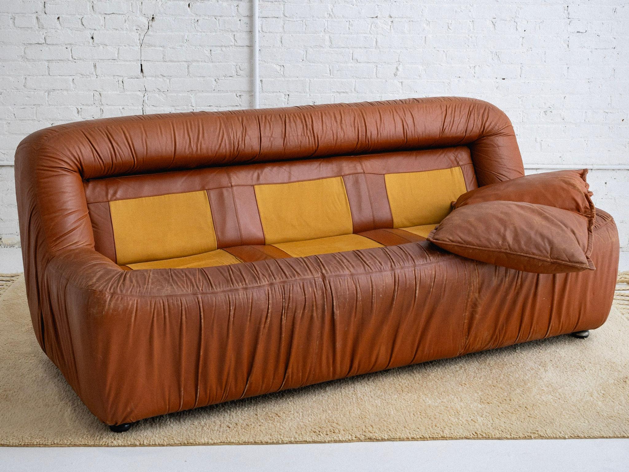 Italian Ruched Leather Sofa in the Style of De Pas, D'Urbino, Lomazzi For Sale 6