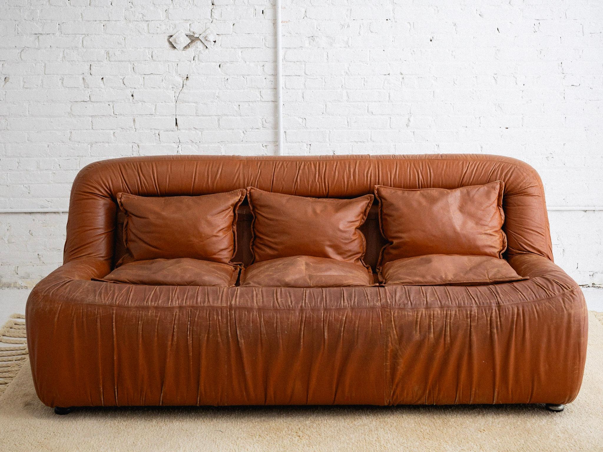 Space Age Italian Ruched Leather Sofa in the Style of De Pas, D'Urbino, Lomazzi For Sale