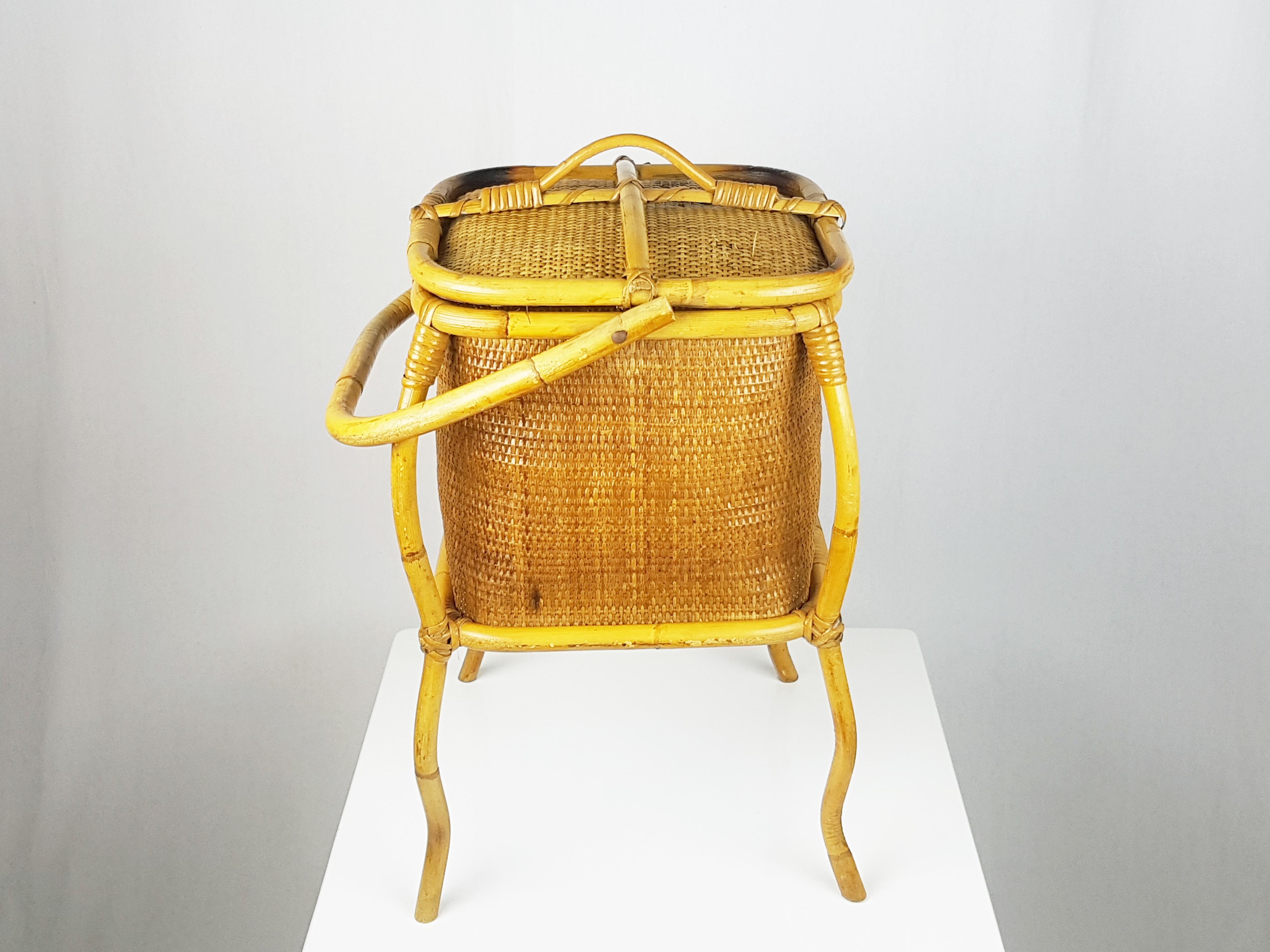 Mid-Century Modern Italian Rush and Rattan Midcentury Work Basket For Sale