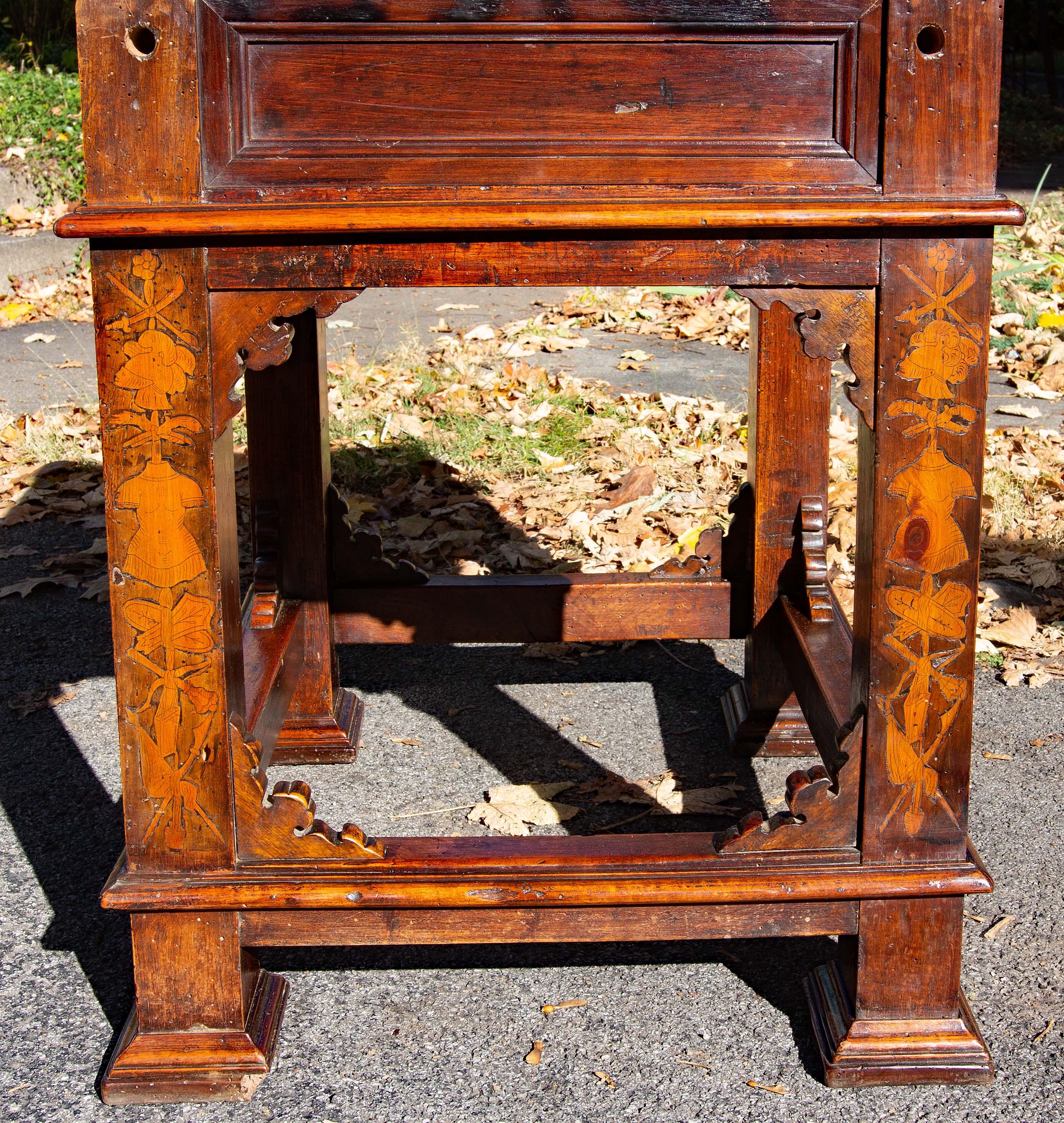 18th Century and Earlier Italian Rustic Baroque Tuscan Table with Marquetry 17th Century  For Sale