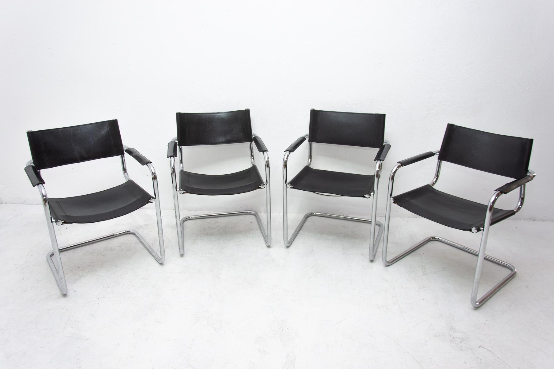 This set of model S34 chairs was designed by Mart Stam and produced in Italy in the 1980s. The chairs feature frames in chrome-plated tubular steel and black leather seats, armrests and backrests.
The chairs are in very good condition without