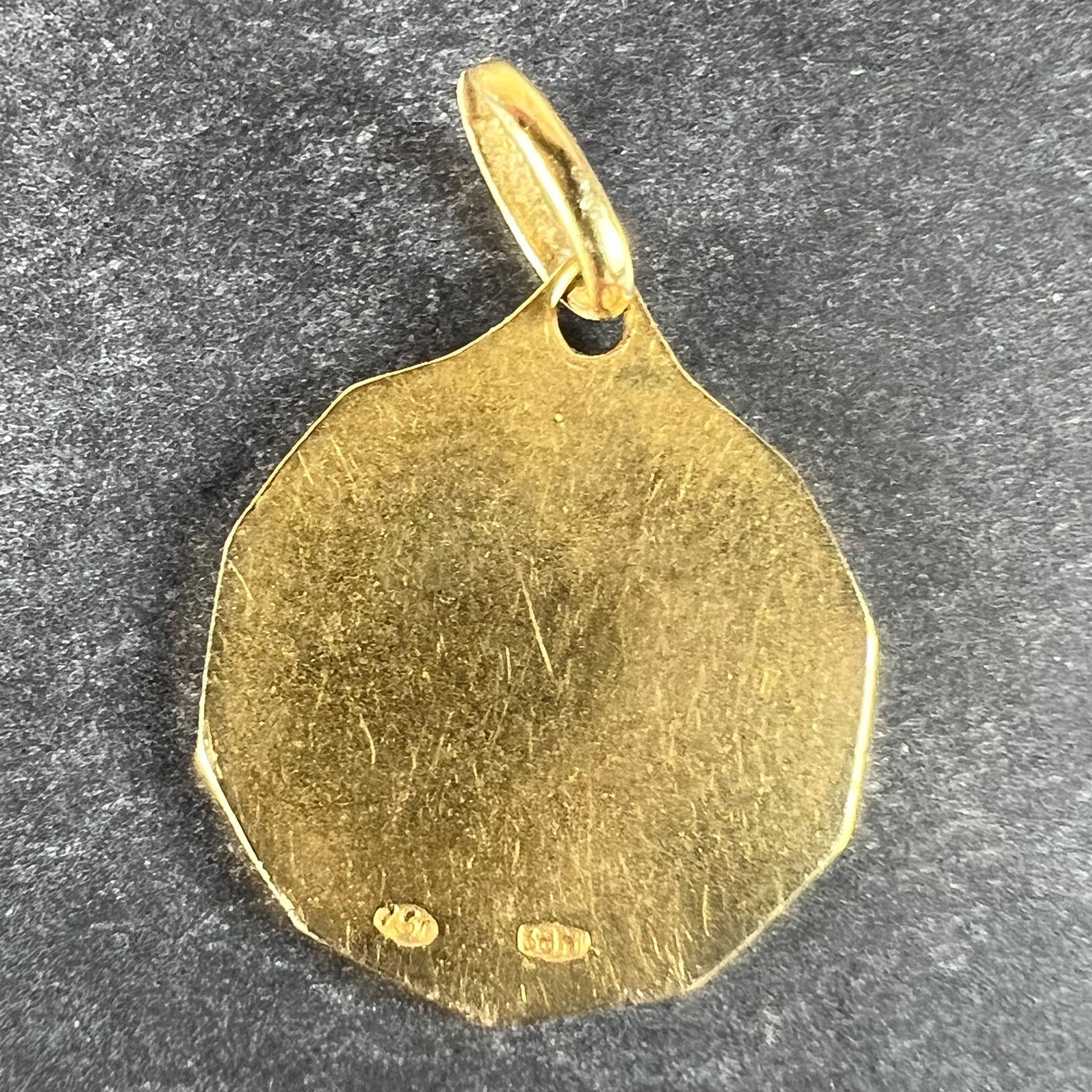 Italian Saint Therese 18K Yellow Gold Charm Medal Pendant In Good Condition For Sale In London, GB