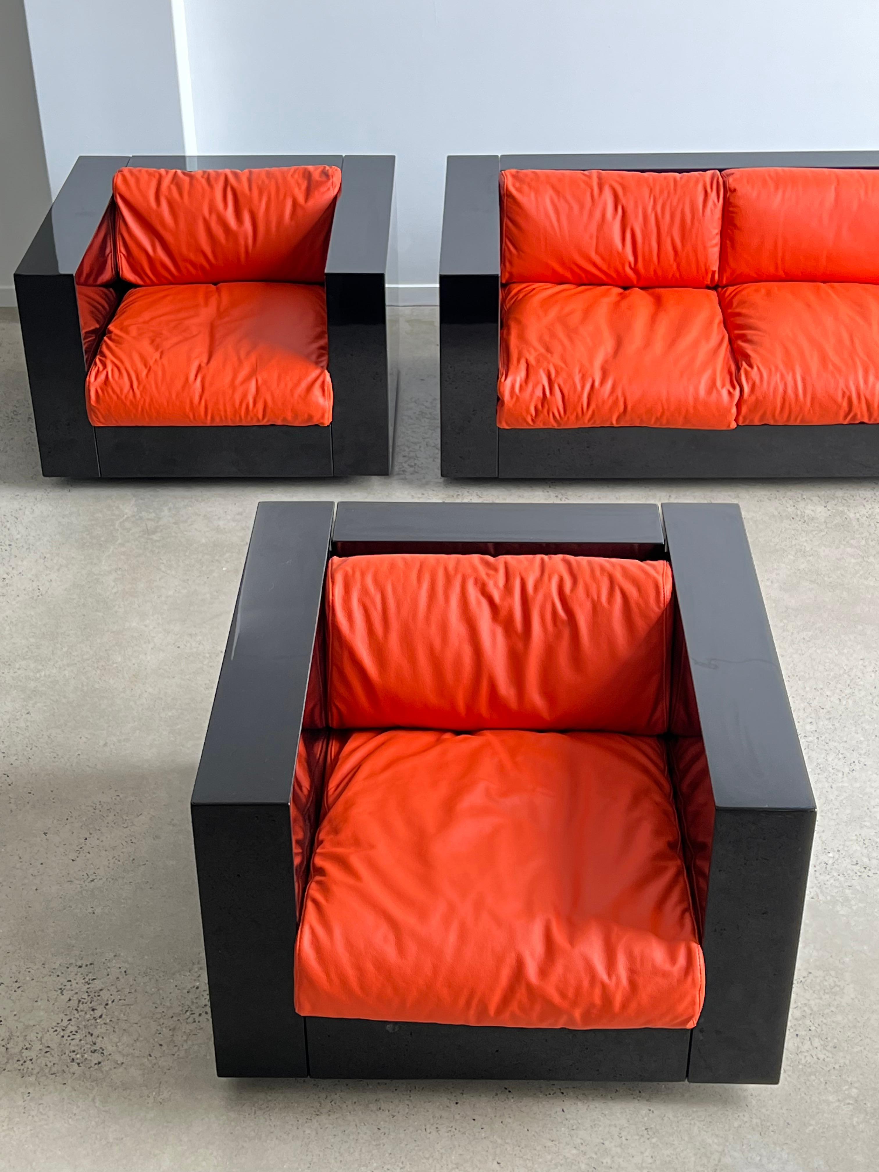 Italian Saratoga Sofa Set in Leather by Massimo Vignelli for Poltronova 1970s In Excellent Condition In Byron Bay, NSW