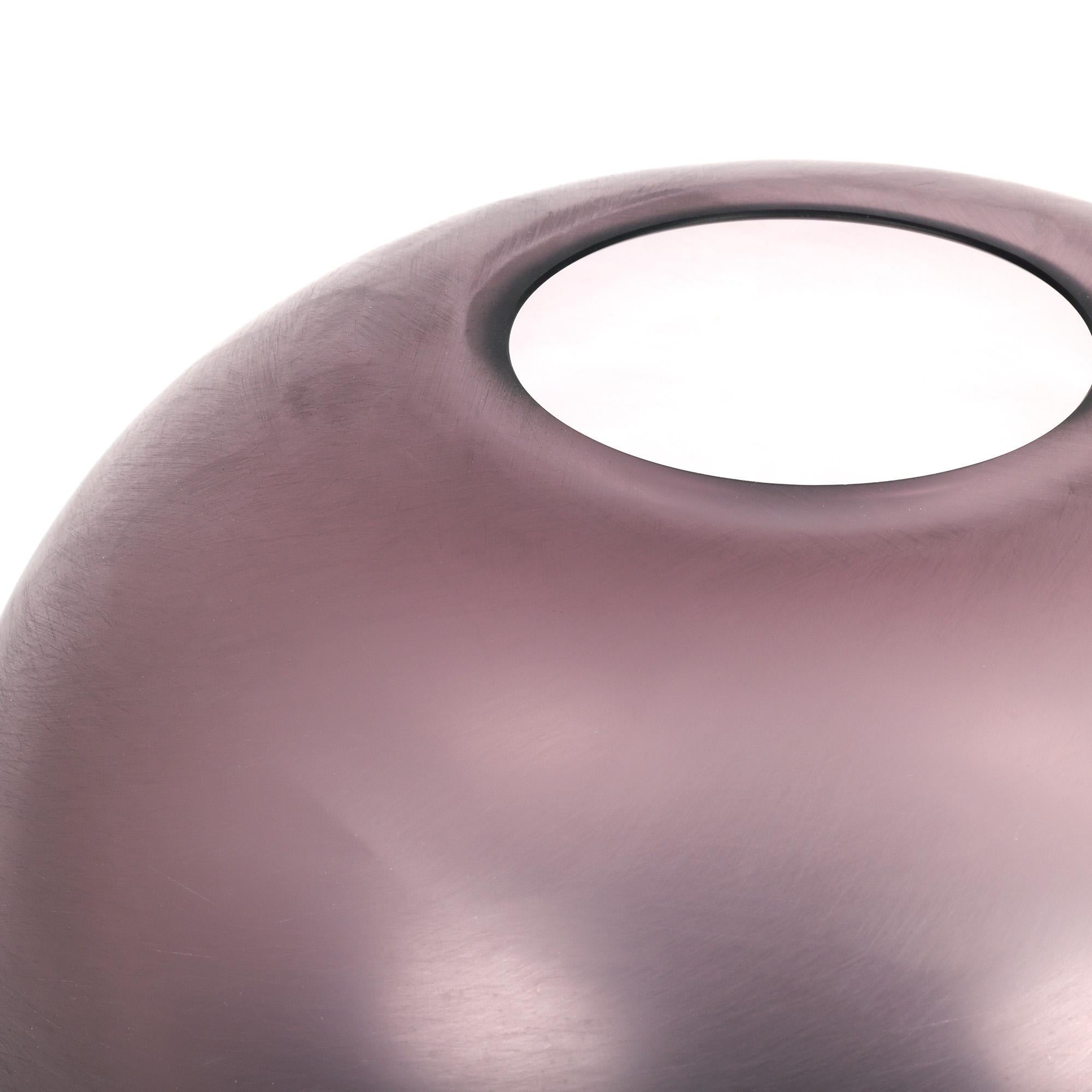 Italienische mundgeblasene Muranoglasvase aus Satin Corroso Aubergine (Handgefertigt) im Angebot