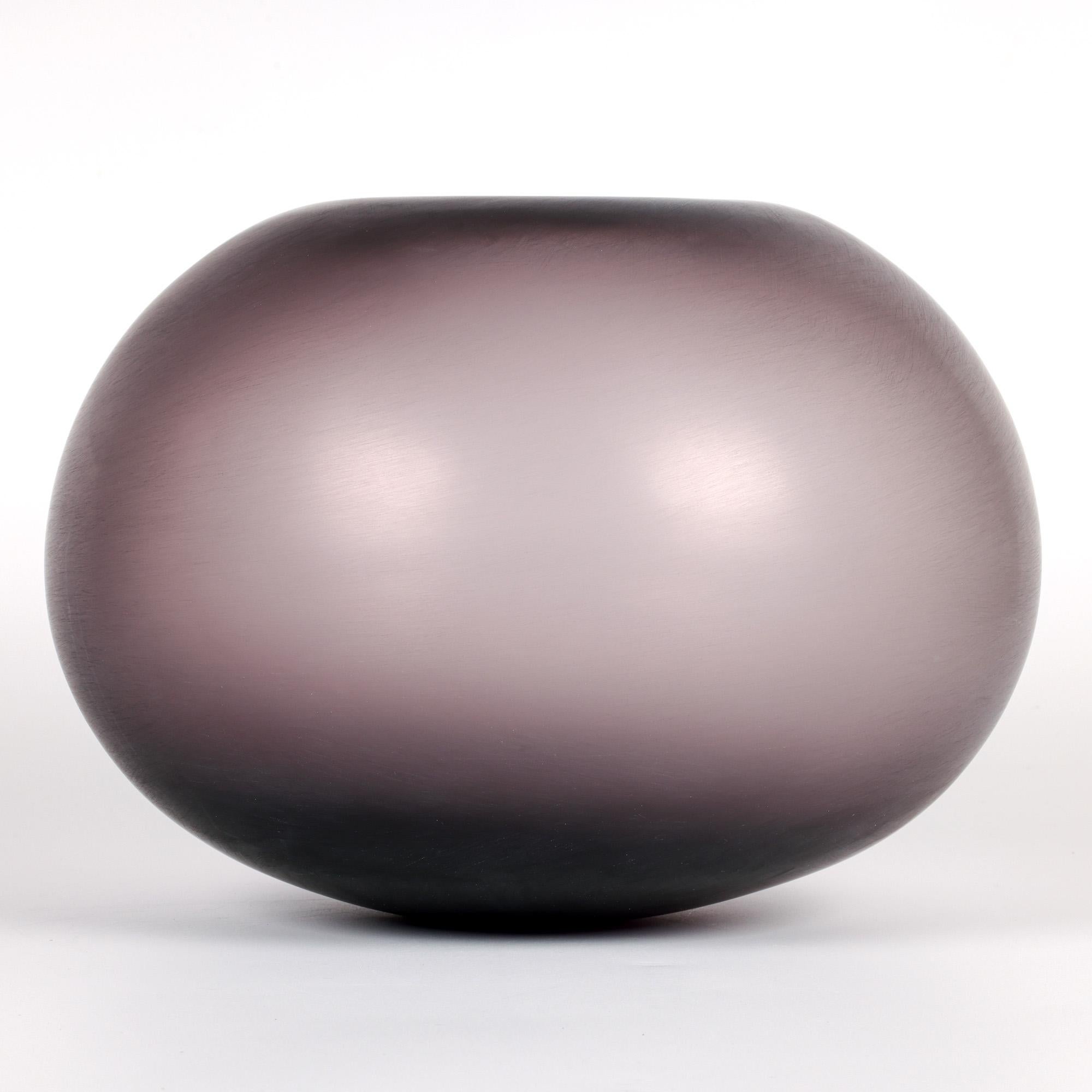 Italienische mundgeblasene Muranoglasvase aus Satin Corroso Aubergine im Angebot 1