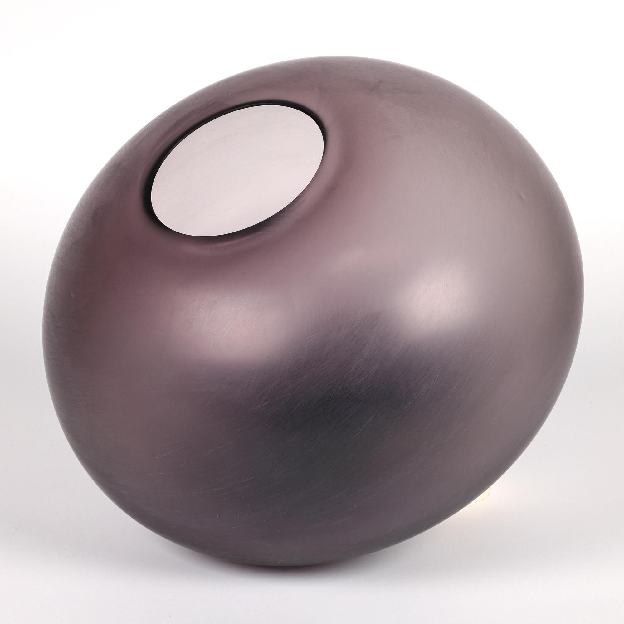 Italienische mundgeblasene Muranoglasvase aus Satin Corroso Aubergine im Angebot 2