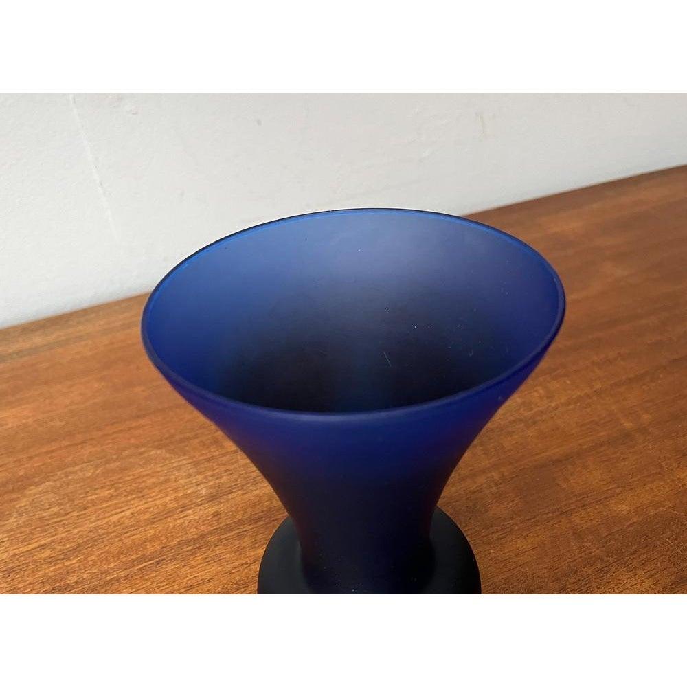 Vaso in vetro satinato italiano attribuito a Carlo Moretti in vendita 1