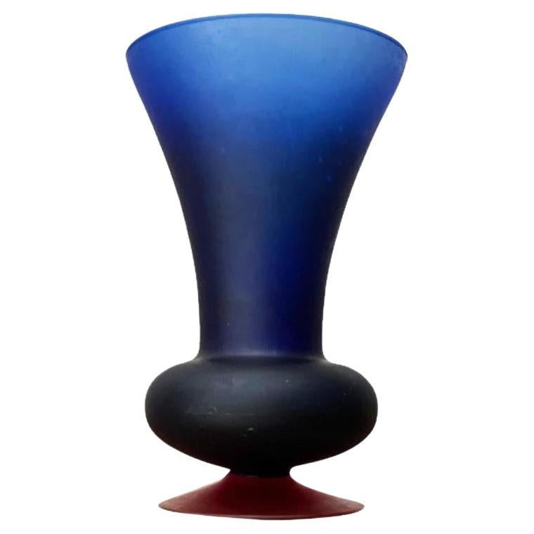 Vaso in vetro satinato italiano attribuito a Carlo Moretti