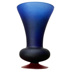 Vaso in vetro satinato italiano attribuito a Carlo Moretti