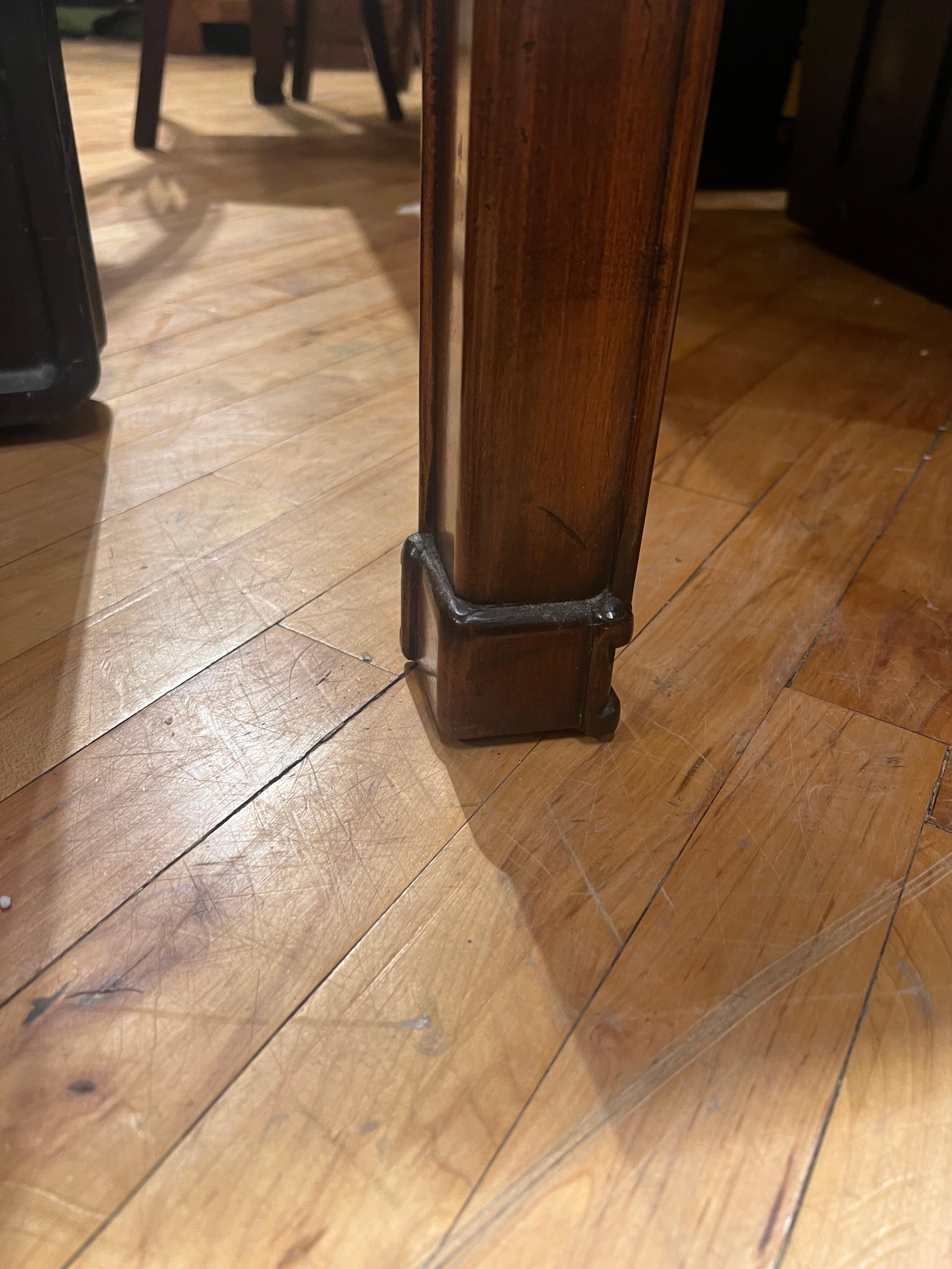 Italian Scagliola Marble Specimen Decorated Dining Table On Ming Style Base In Good Condition For Sale In Atlanta, GA