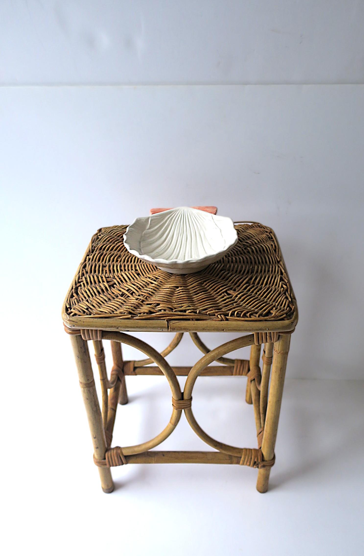 20th Century Italian Scallop Seashell Bowl For Sale