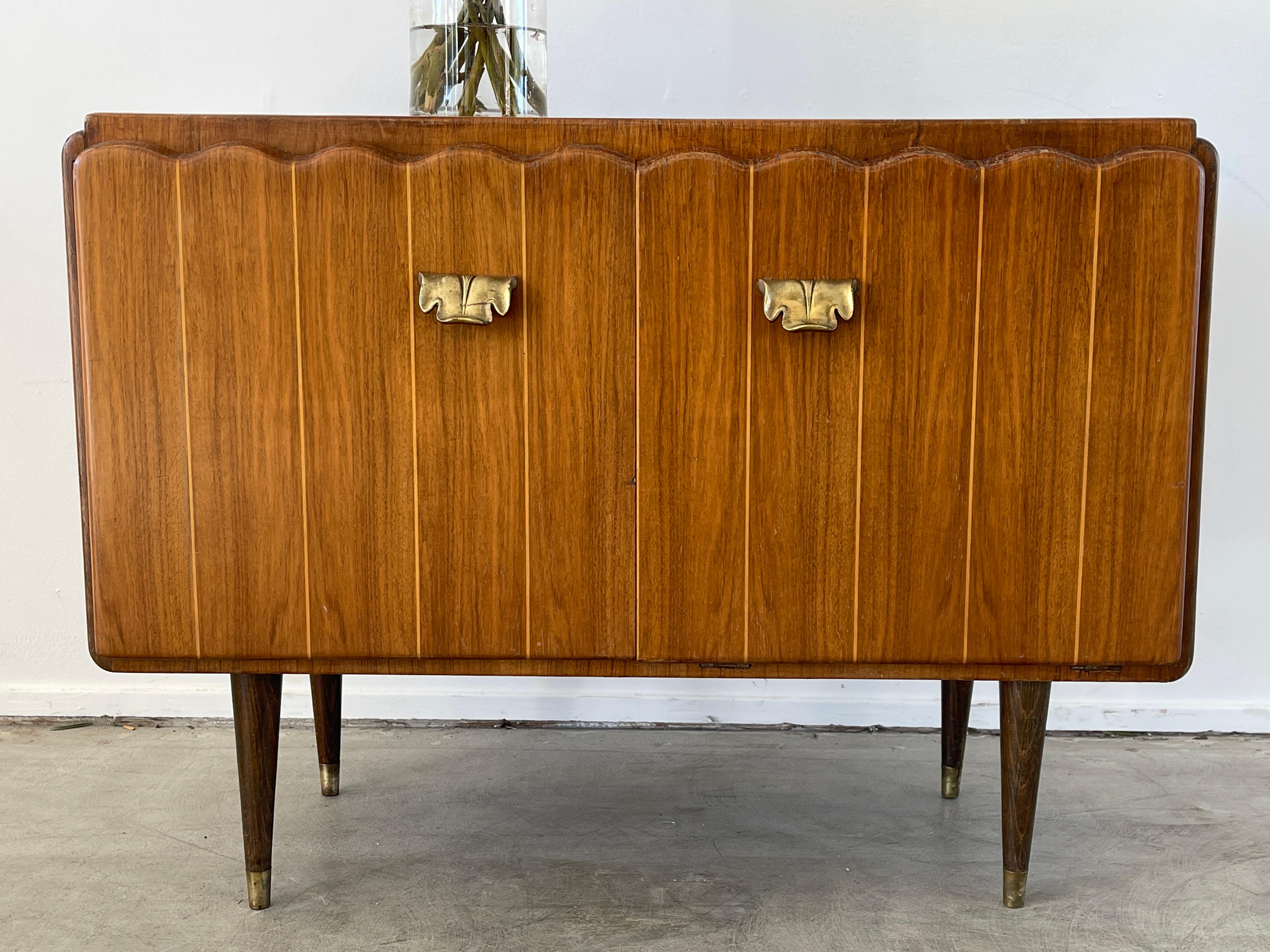 Italian Scalloped Bar, 1950's In Good Condition In Beverly Hills, CA