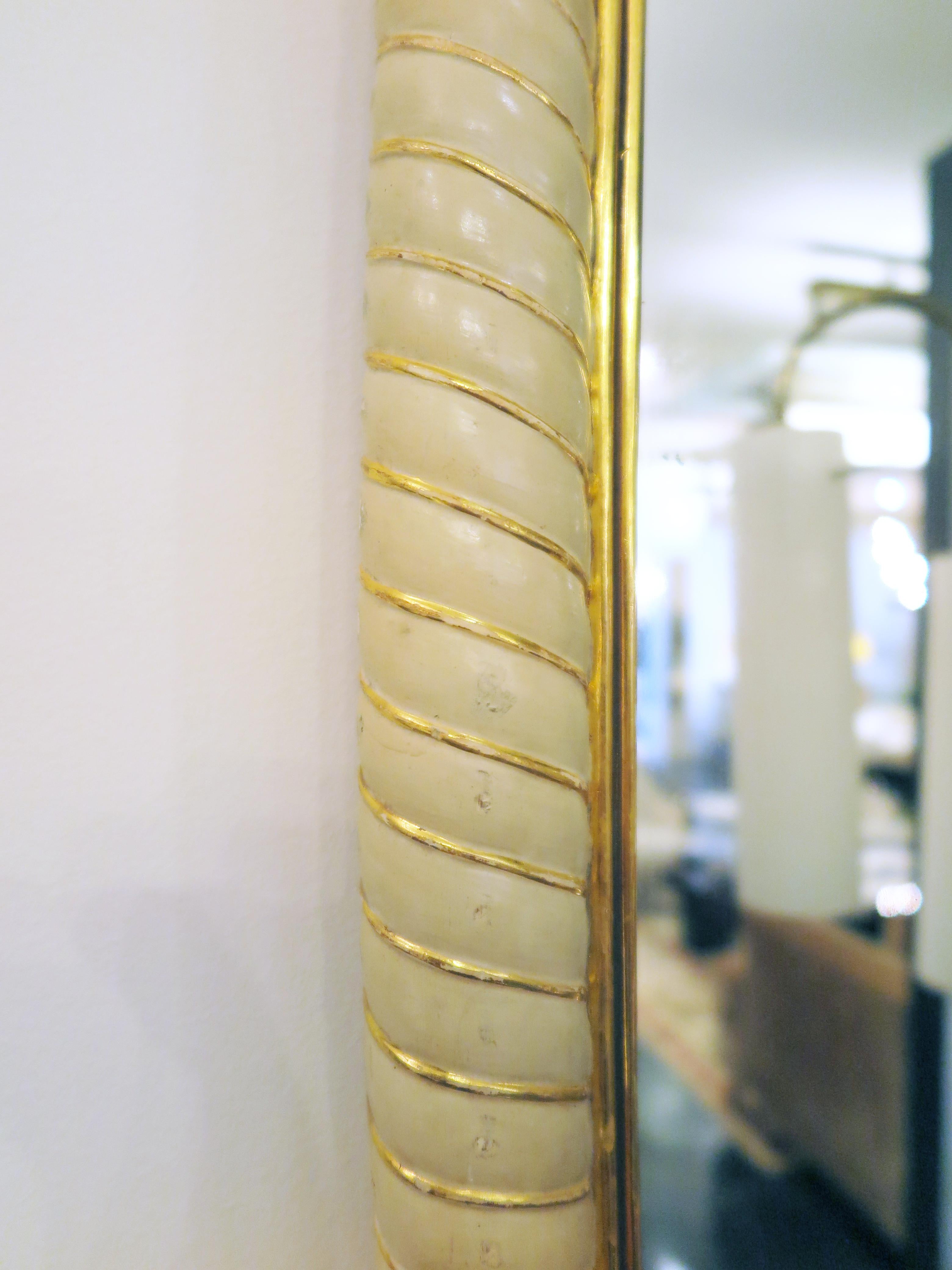 20th Century Italian Scalloped Mirror in Ivory Lacquer and Gold Leaf For Sale