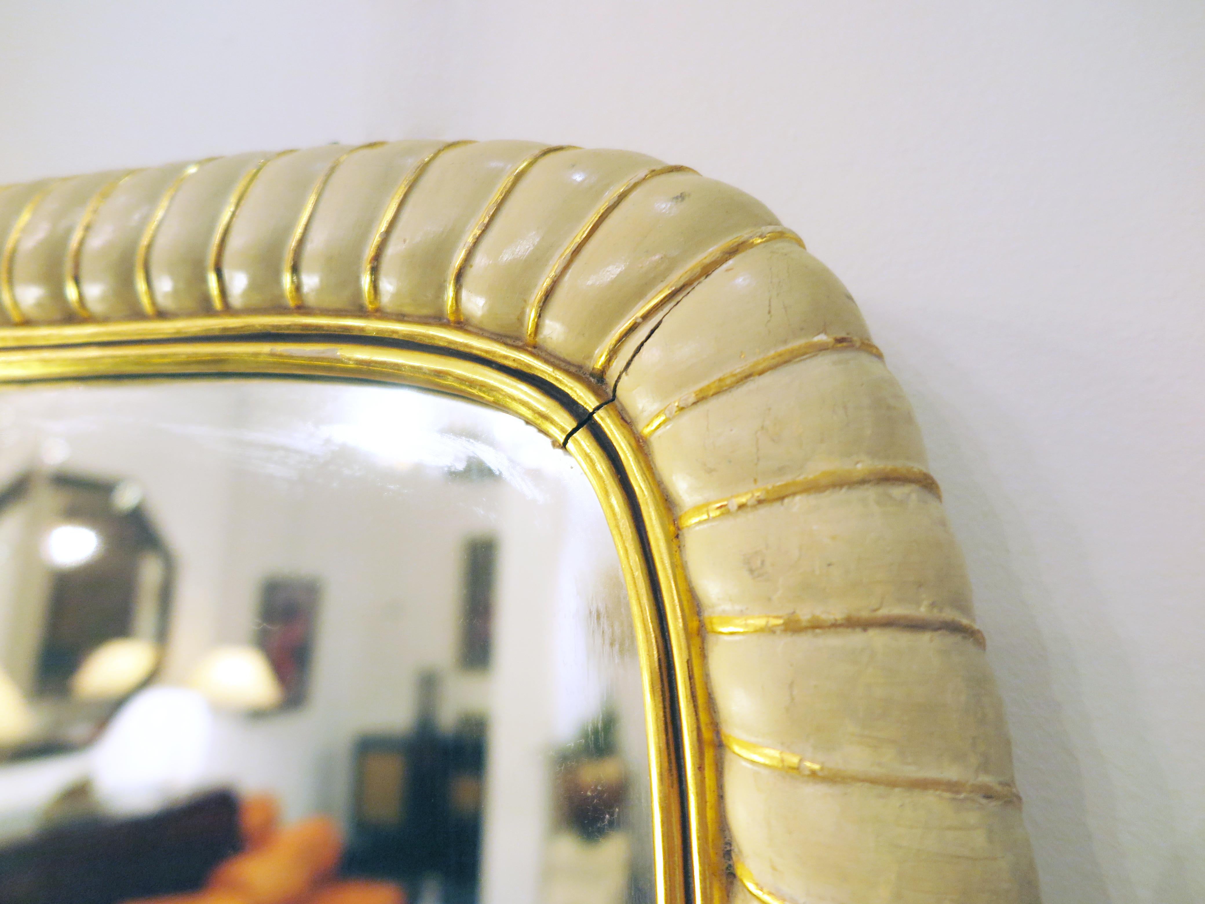 Italian Scalloped Mirror in Ivory Lacquer and Gold Leaf For Sale 2