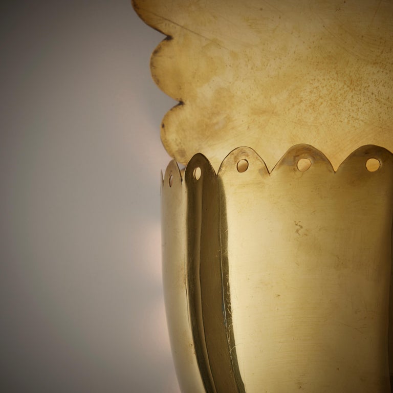 Italian Scalloped Sconce For Sale 7
