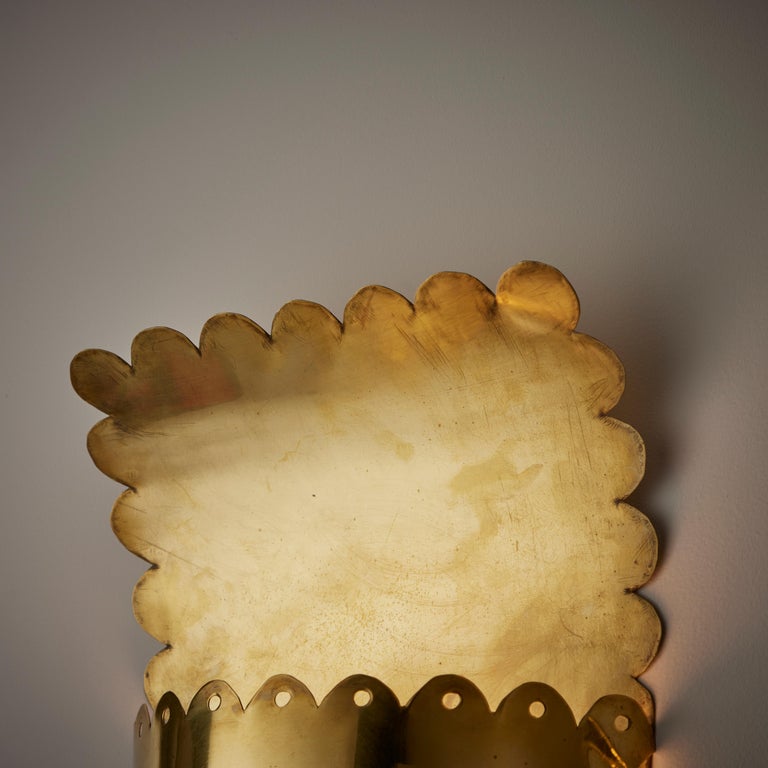 Italian Scalloped Sconce For Sale 8
