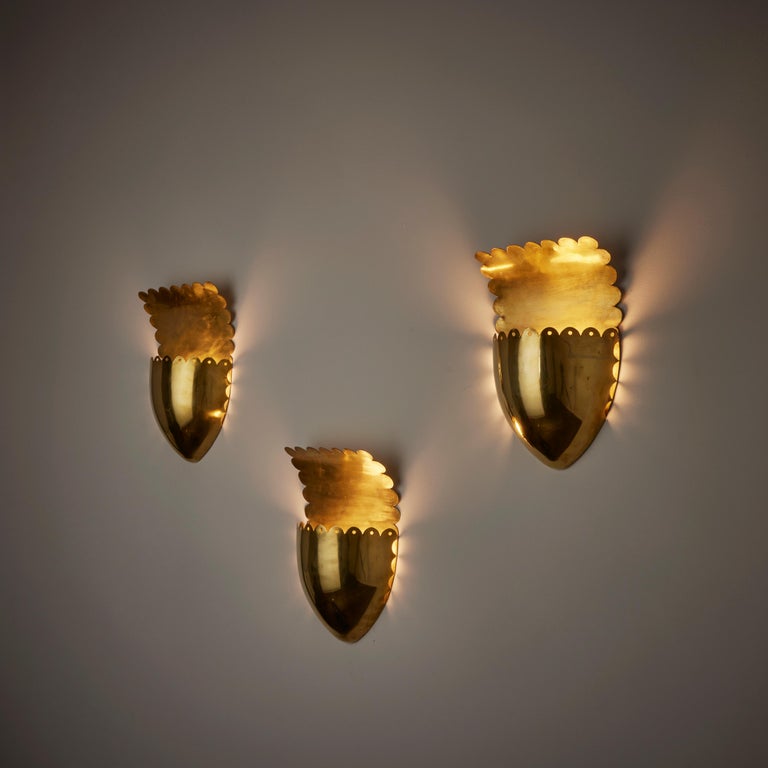Mid-20th Century Italian Scalloped Sconce For Sale